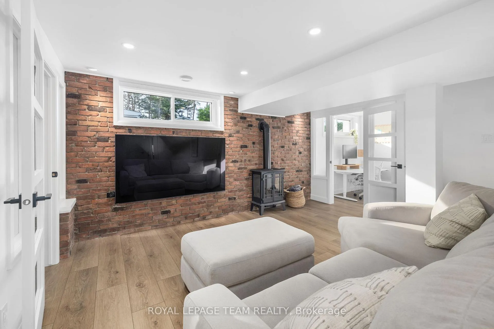 Photo 26 of 17 Arnold Drive, Ottawa, Arbeatha Park — HOMEH