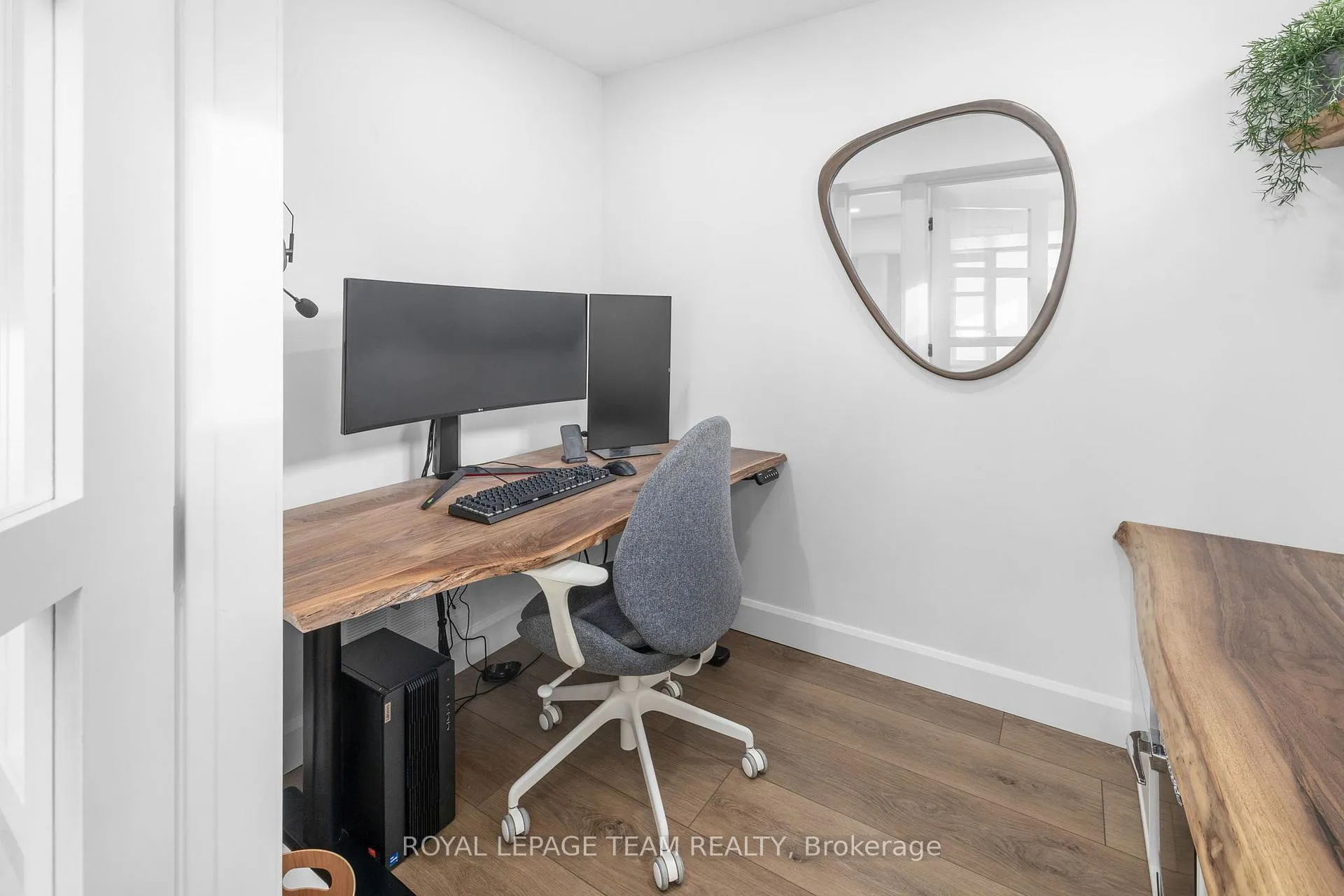 Photo 30 of 17 Arnold Drive, Ottawa, Arbeatha Park — HOMEH