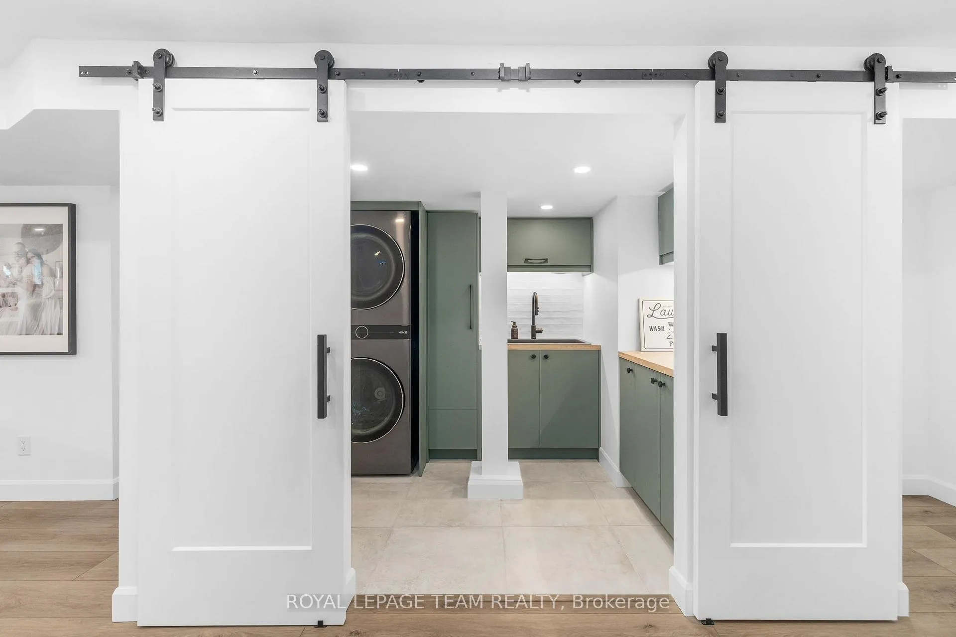 Photo 34 of 17 Arnold Drive, Ottawa, Arbeatha Park — HOMEH