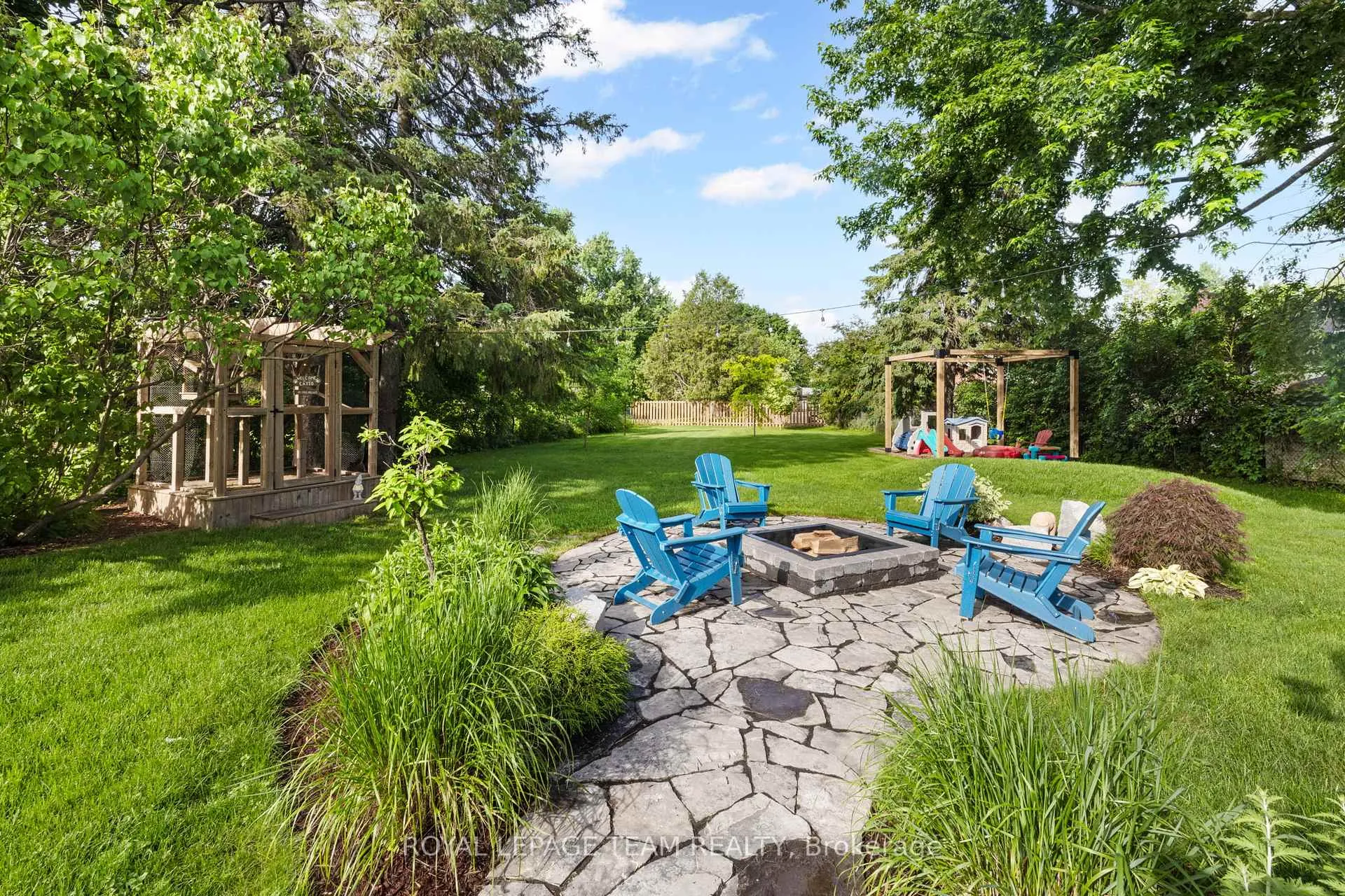 Photo 42 of 17 Arnold Drive, Ottawa, Arbeatha Park — HOMEH