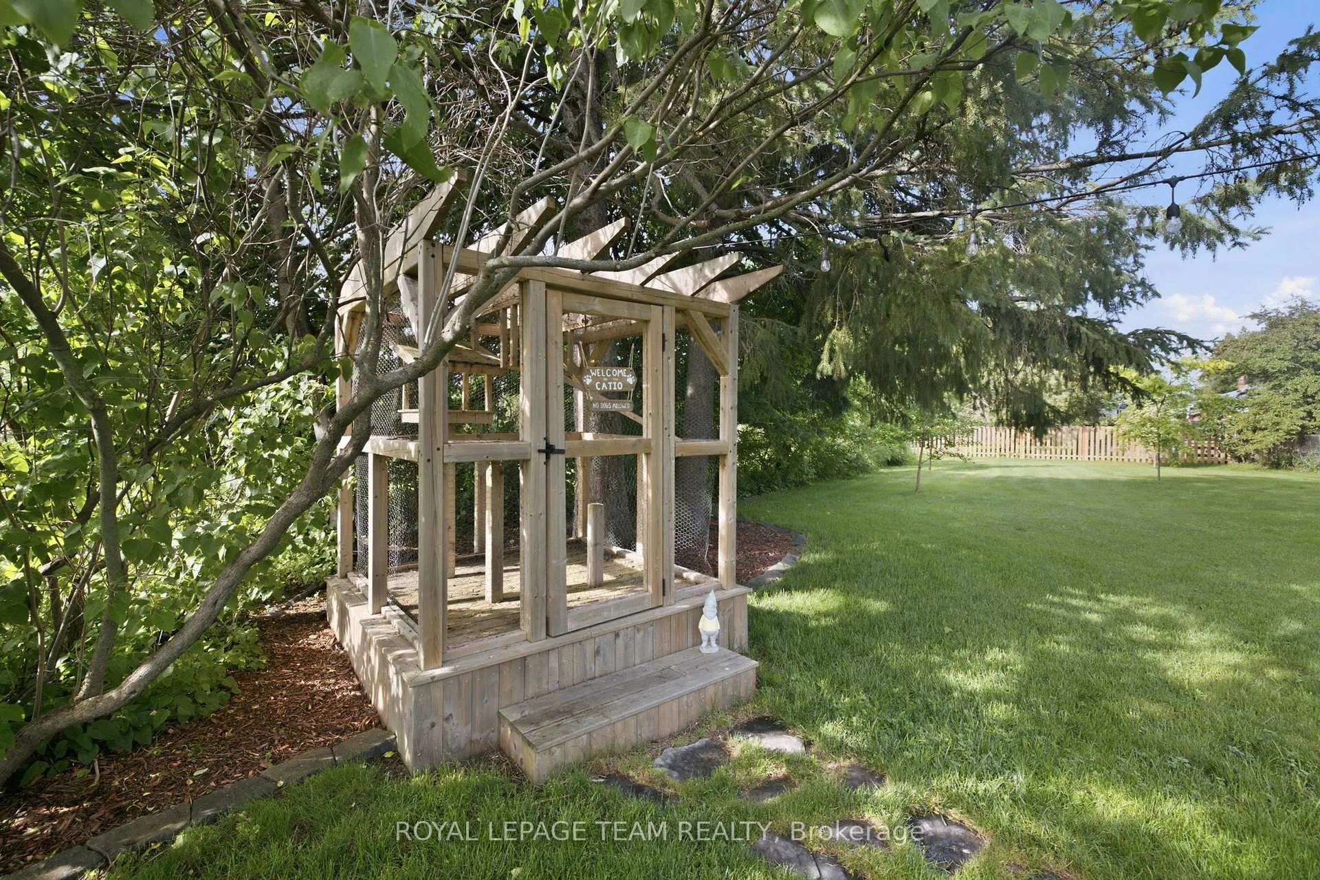 Photo 44 of 17 Arnold Drive, Ottawa, Arbeatha Park — HOMEH