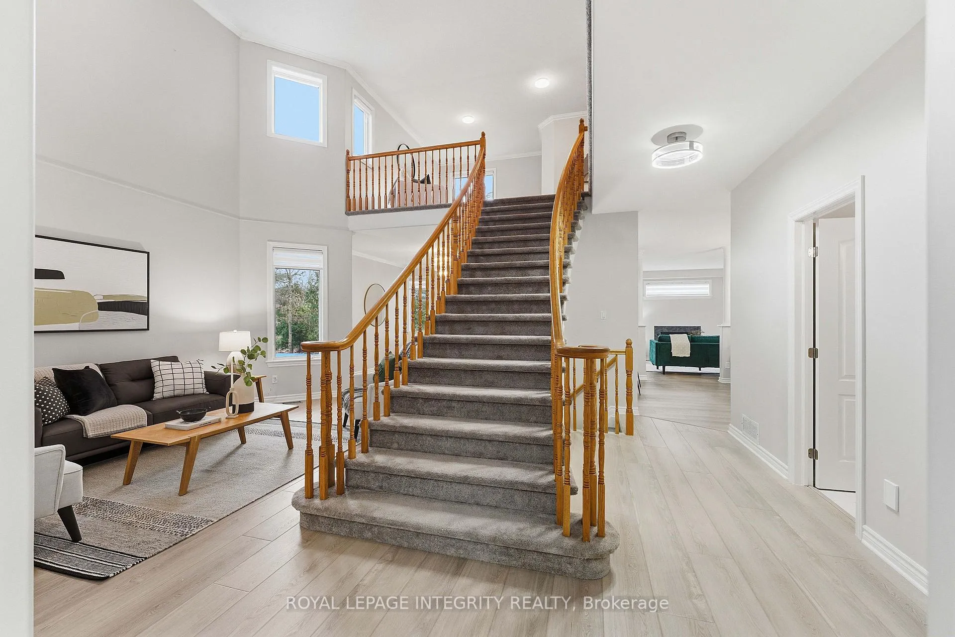 Photo 2 of 607 Devonwood Circle, Ottawa, Blossom Park/Kemp Park/Findlay Creek — HOMEH