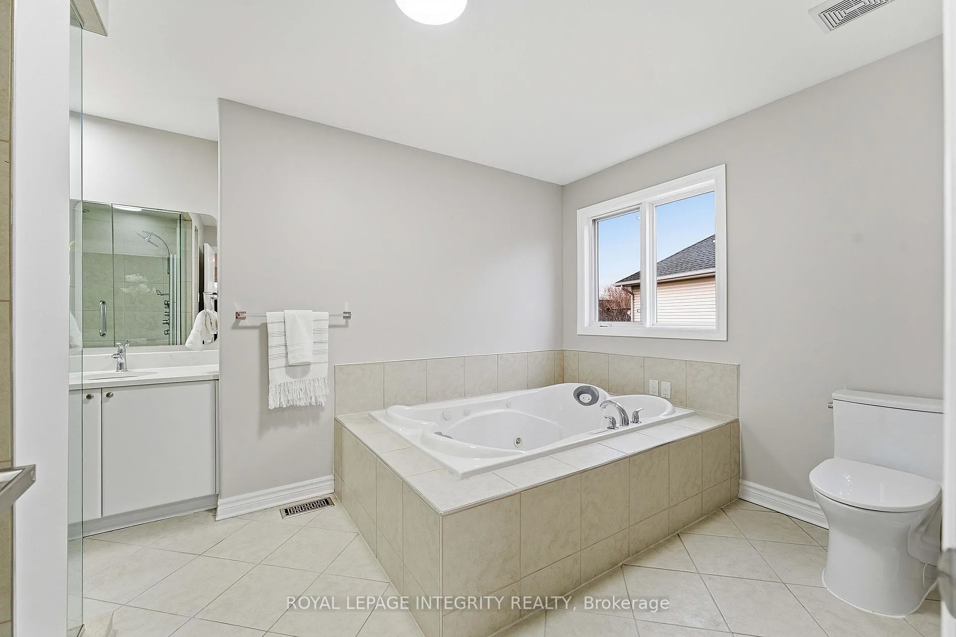 Photo 28 of 607 Devonwood Circle, Ottawa, Blossom Park/Kemp Park/Findlay Creek — HOMEH