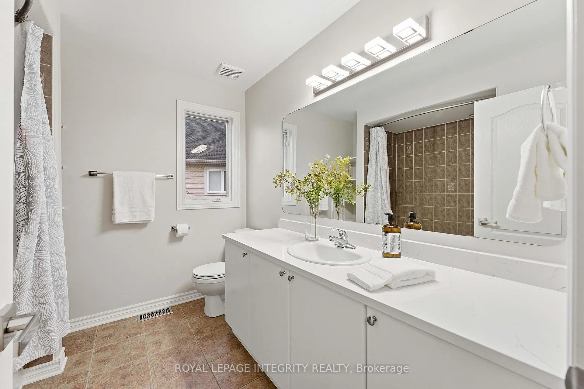 Photo 35 of 607 Devonwood Circle, Ottawa, Blossom Park/Kemp Park/Findlay Creek — HOMEH