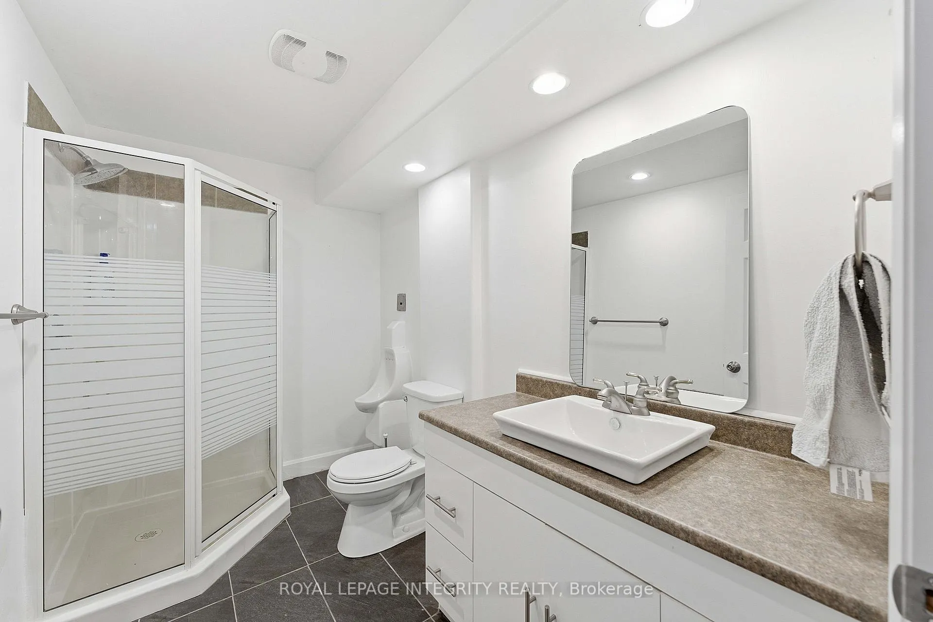 Photo 41 of 607 Devonwood Circle, Ottawa, Blossom Park/Kemp Park/Findlay Creek — HOMEH