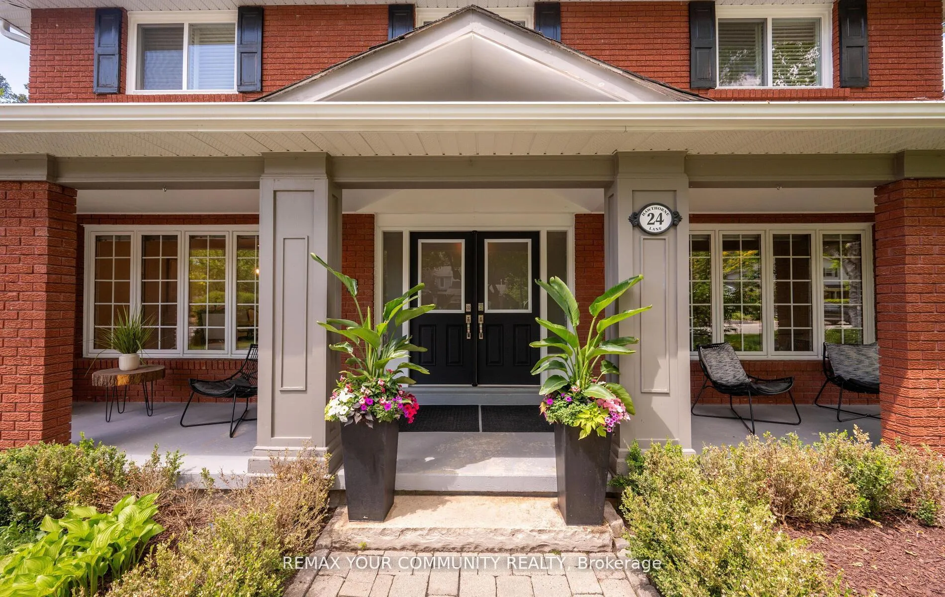 Photo 3 of 24 Hawthorne Lane, Aurora, Aurora Village — HOMEH