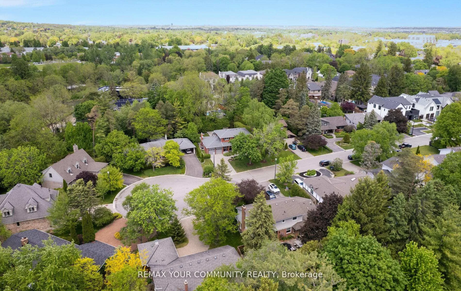Photo 4 of 24 Hawthorne Lane, Aurora, Aurora Village — HOMEH