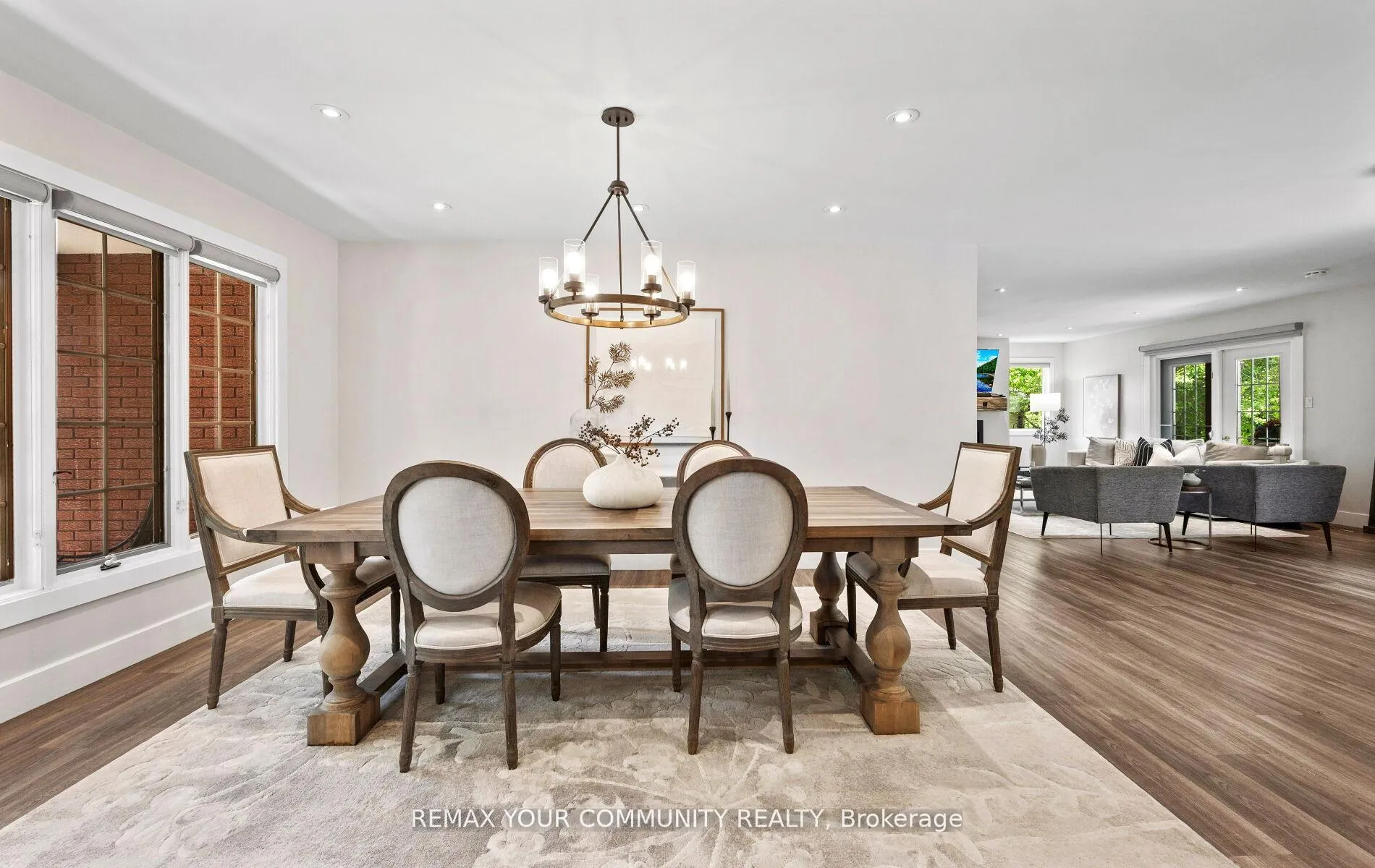 Photo 10 of 24 Hawthorne Lane, Aurora, Aurora Village — HOMEH