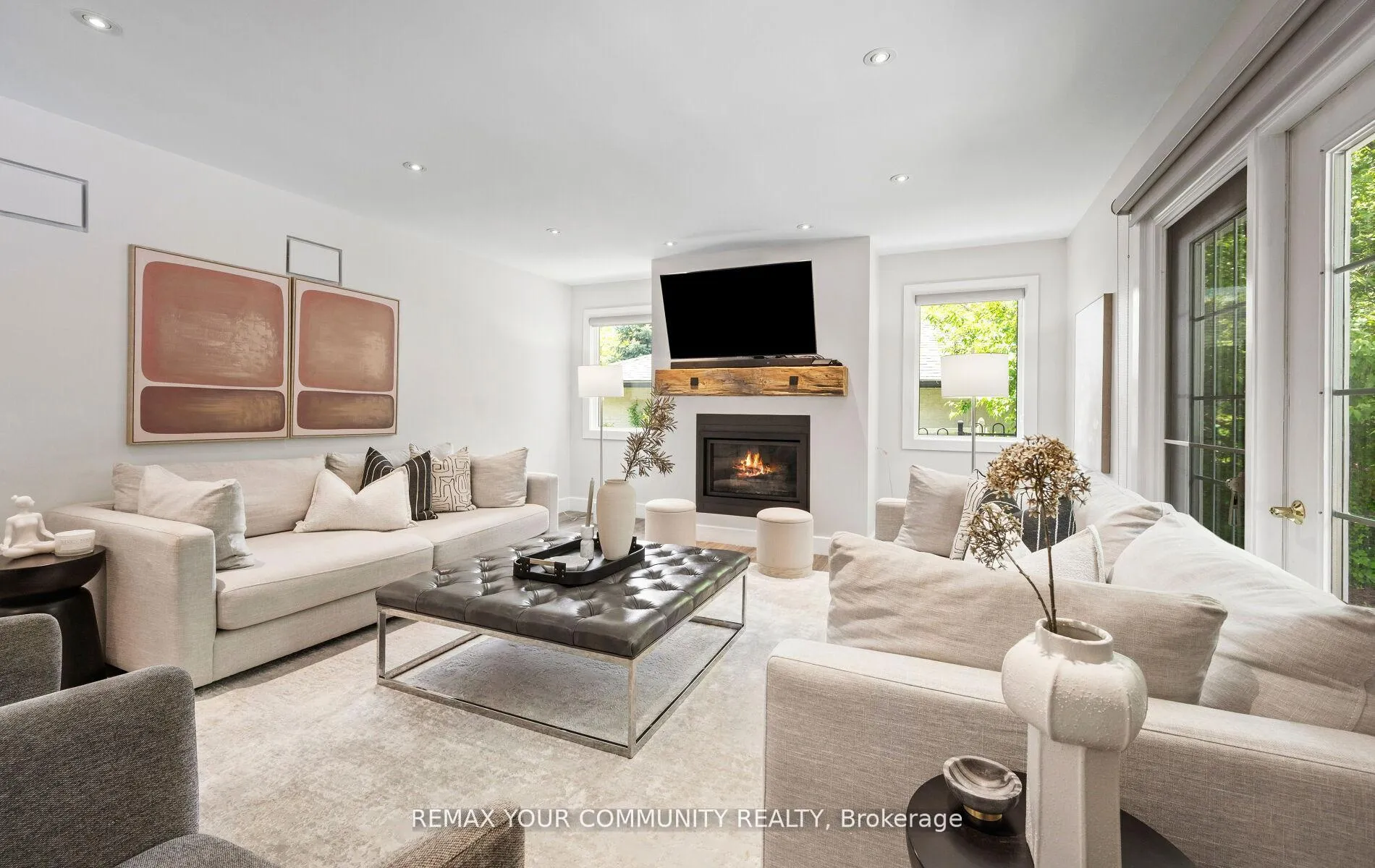 Photo 13 of 24 Hawthorne Lane, Aurora, Aurora Village — HOMEH