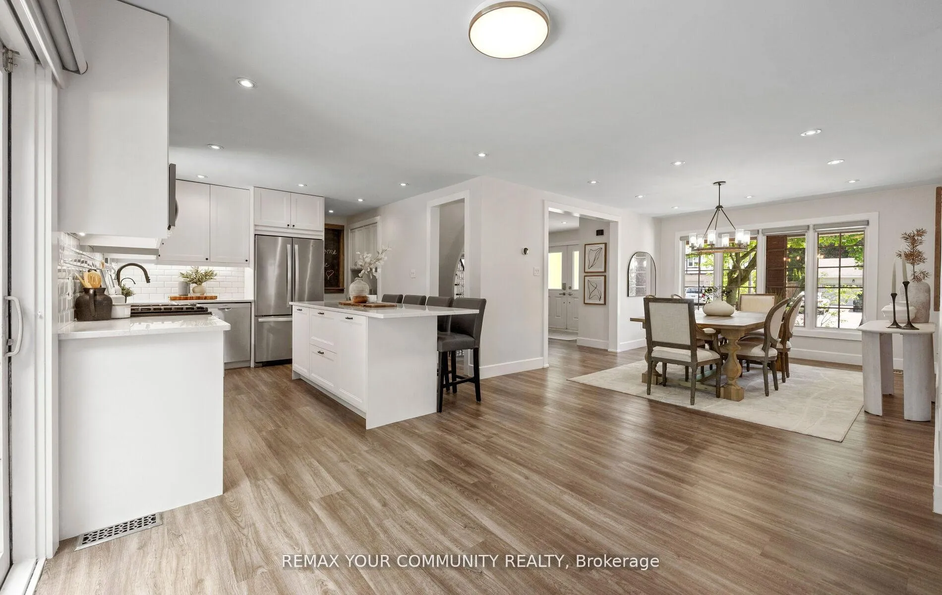 Photo 15 of 24 Hawthorne Lane, Aurora, Aurora Village — HOMEH