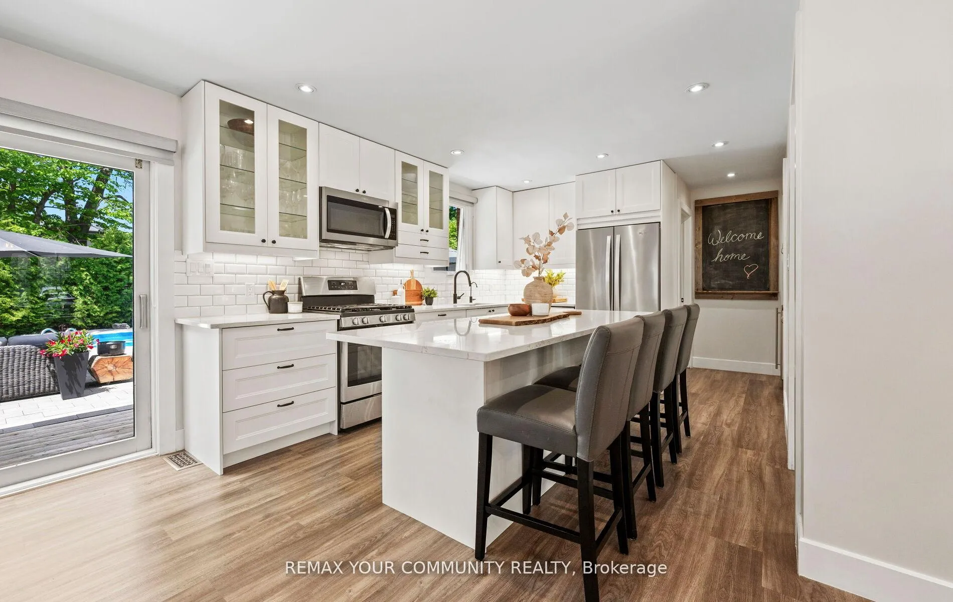 Photo 16 of 24 Hawthorne Lane, Aurora, Aurora Village — HOMEH