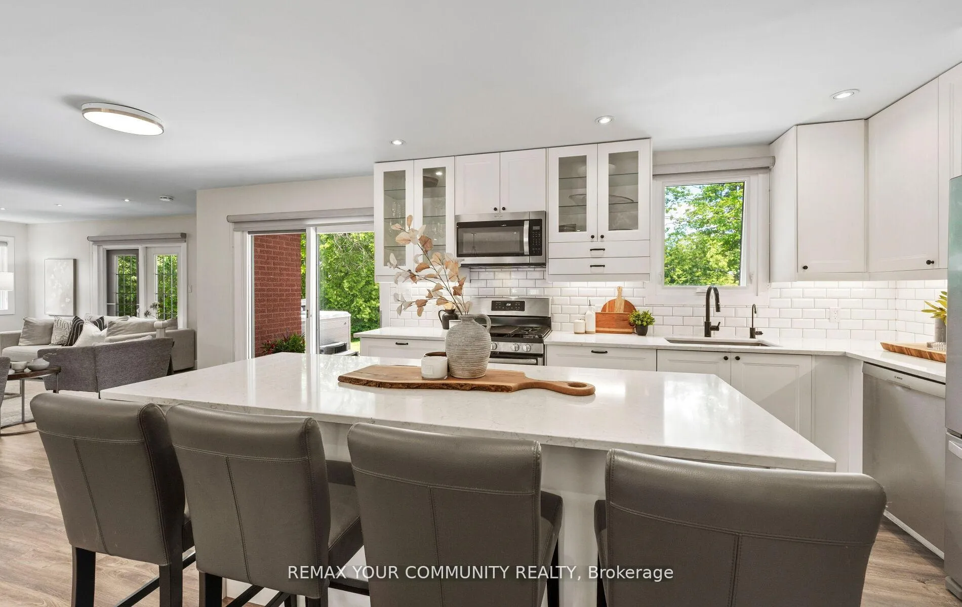Photo 17 of 24 Hawthorne Lane, Aurora, Aurora Village — HOMEH