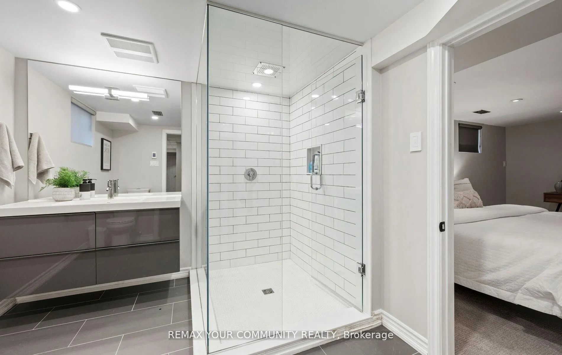 Photo 41 of 24 Hawthorne Lane, Aurora, Aurora Village — HOMEH