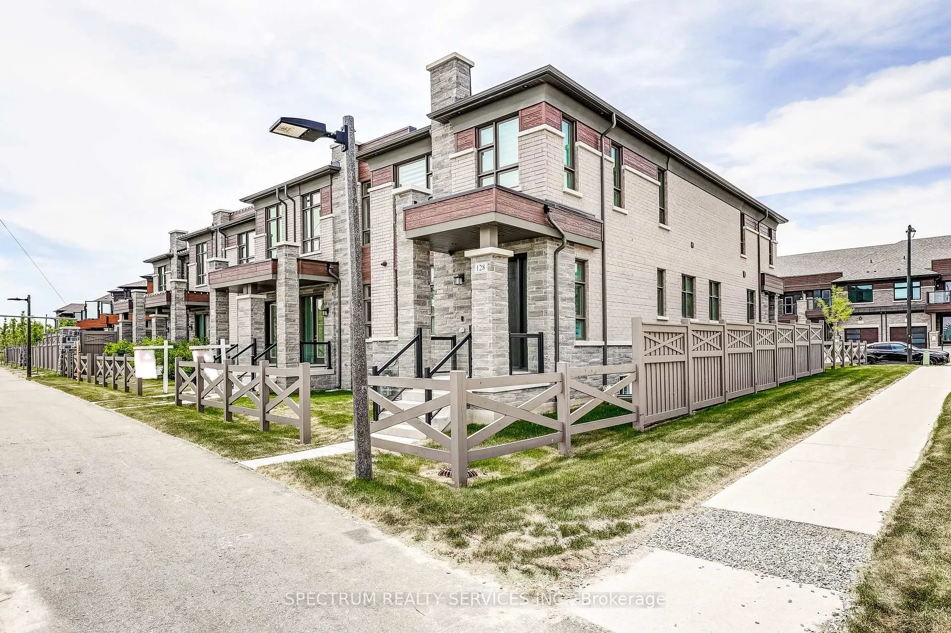 Photo 1 of 132 Adario Crescent, Vaughan, Vellore Village — HOMEH