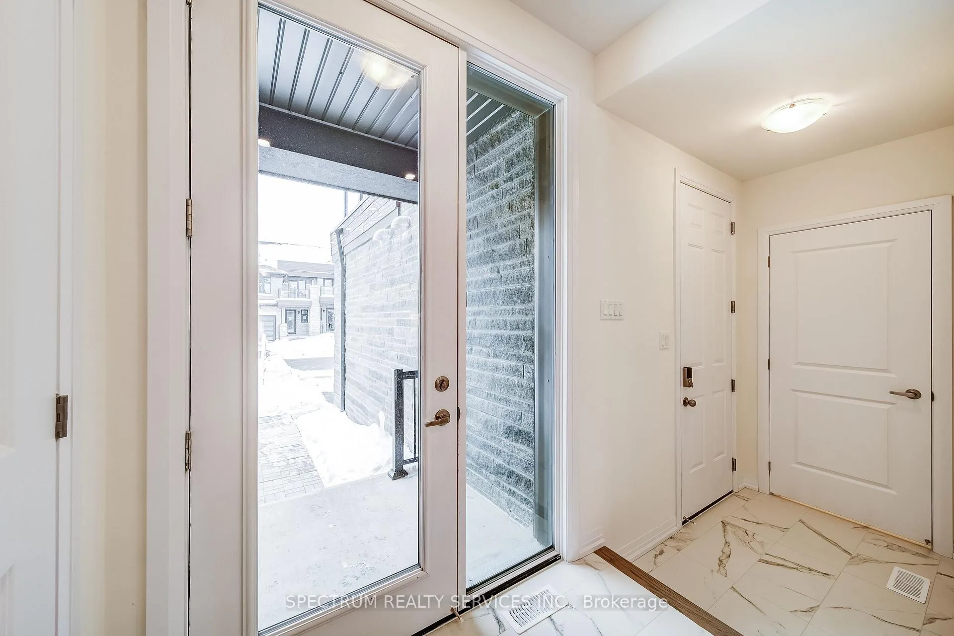 Photo 6 of 132 Adario Crescent, Vaughan, Vellore Village — HOMEH