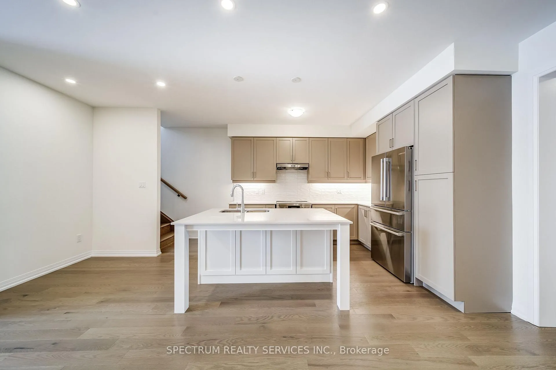 Photo 9 of 132 Adario Crescent, Vaughan, Vellore Village — HOMEH