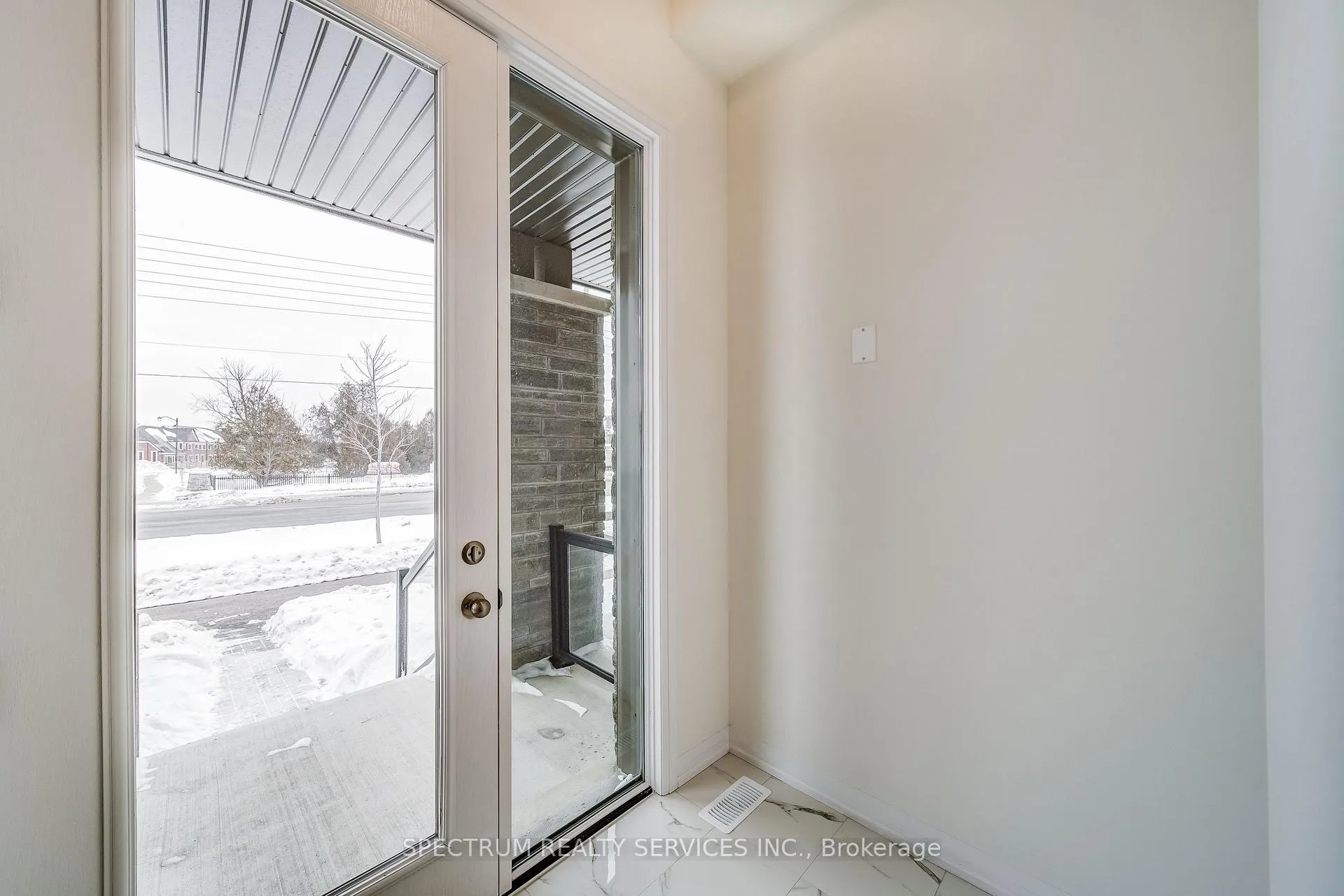 Photo 18 of 132 Adario Crescent, Vaughan, Vellore Village — HOMEH