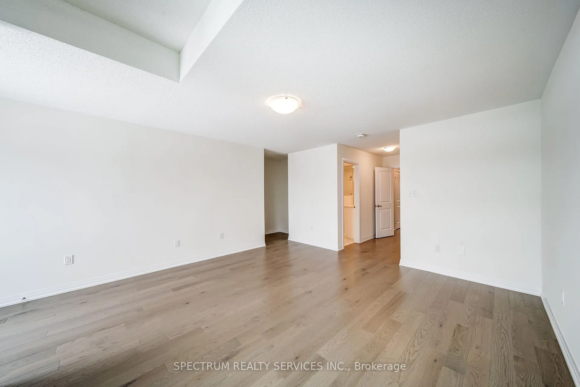 Photo 23 of 132 Adario Crescent, Vaughan, Vellore Village — HOMEH