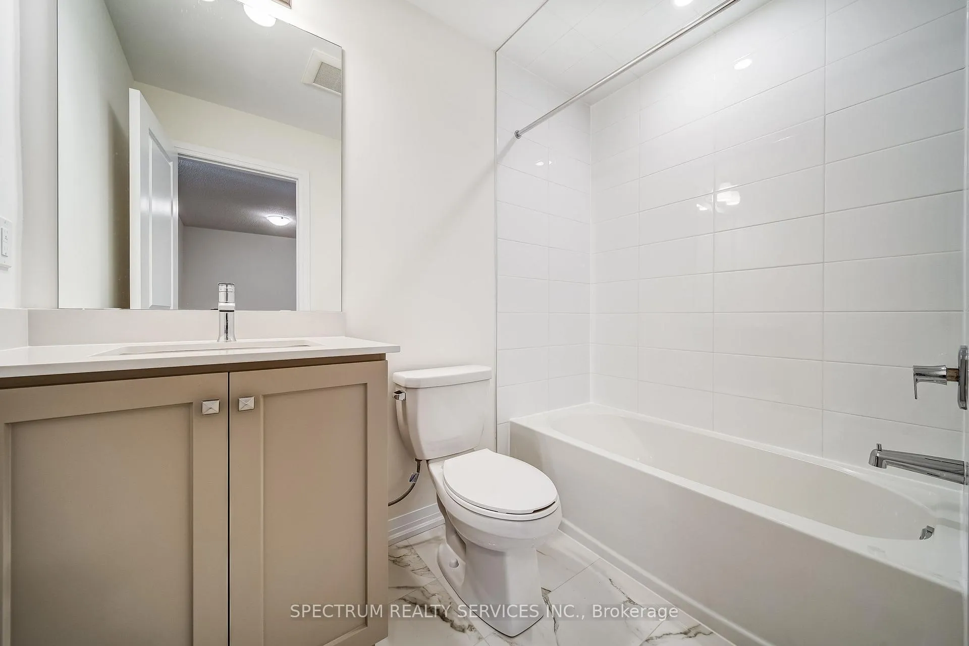Photo 29 of 132 Adario Crescent, Vaughan, Vellore Village — HOMEH