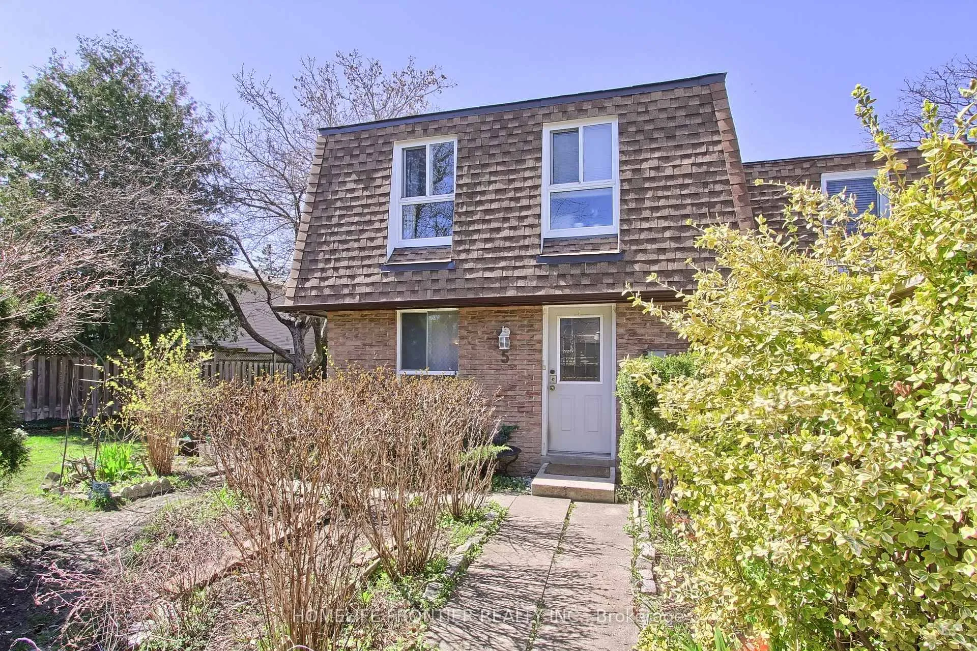 Photo 2 of 5 Penwick Crescent, Richmond Hill, North Richvale — HOMEH