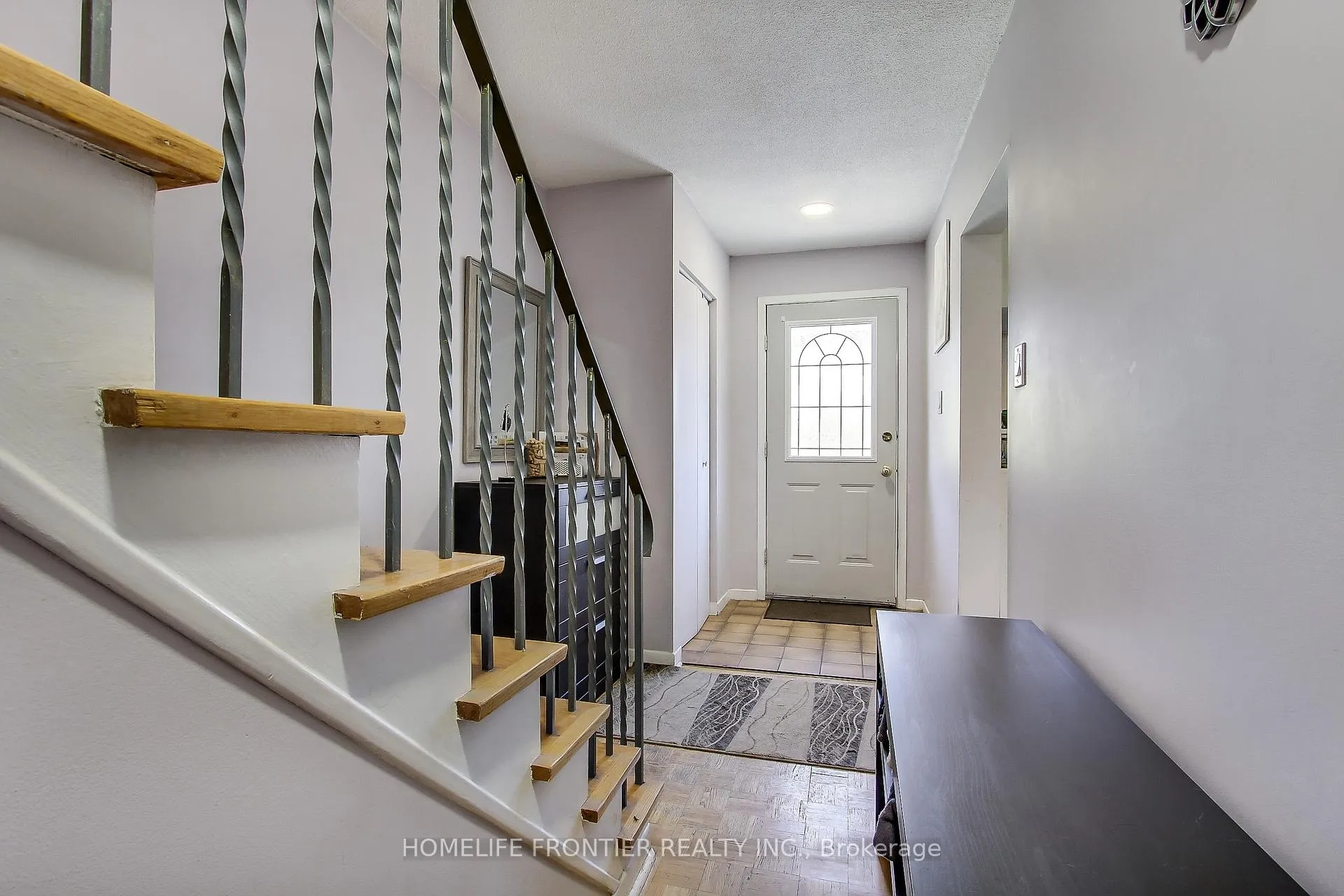 Photo 4 of 5 Penwick Crescent, Richmond Hill, North Richvale — HOMEH