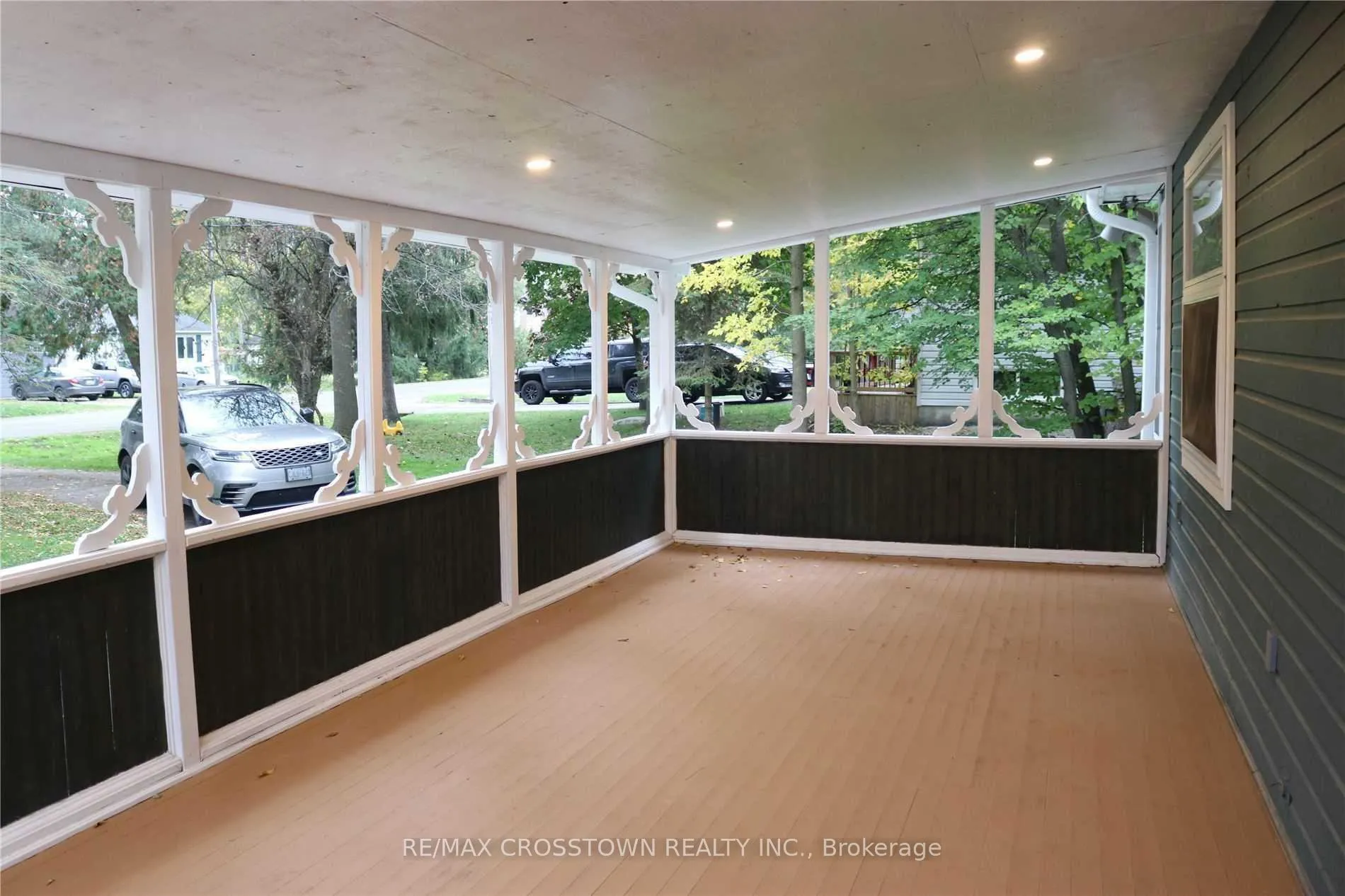 Photo 2 of 1056 Elm Road, Innisfil, Rural Innisfil — HOMEH