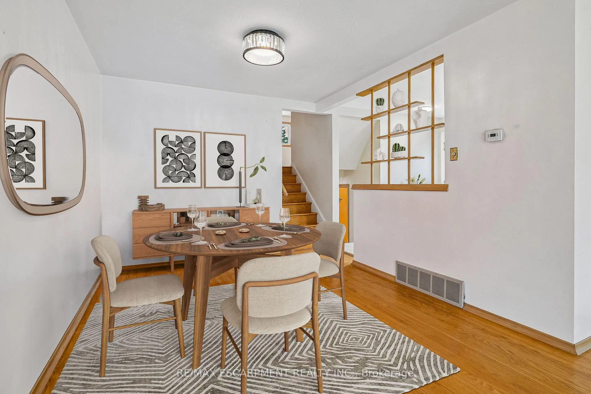 Photo 5 of 192 Oakland Drive, Hamilton, Kentley — HOMEH
