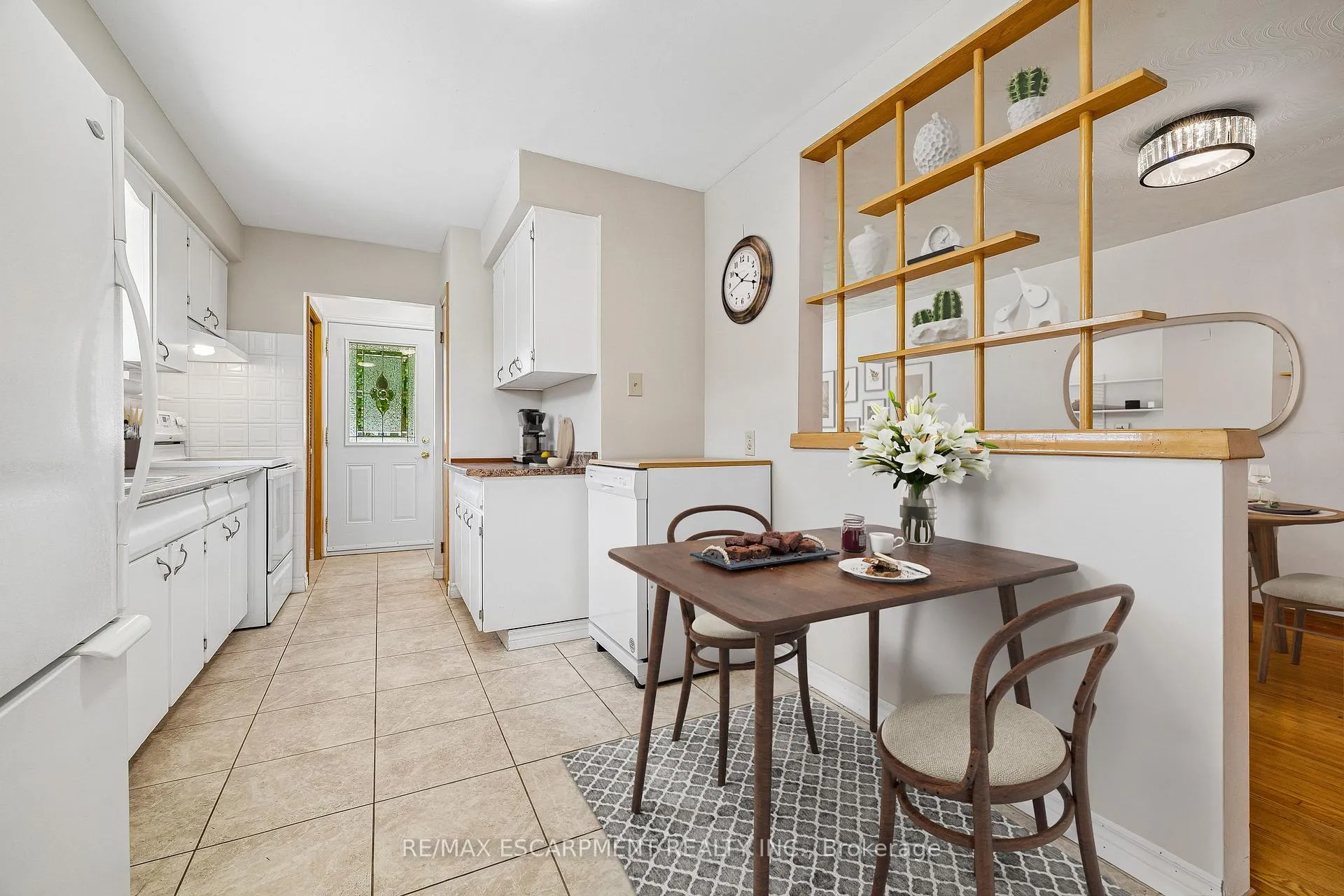 Photo 8 of 192 Oakland Drive, Hamilton, Kentley — HOMEH