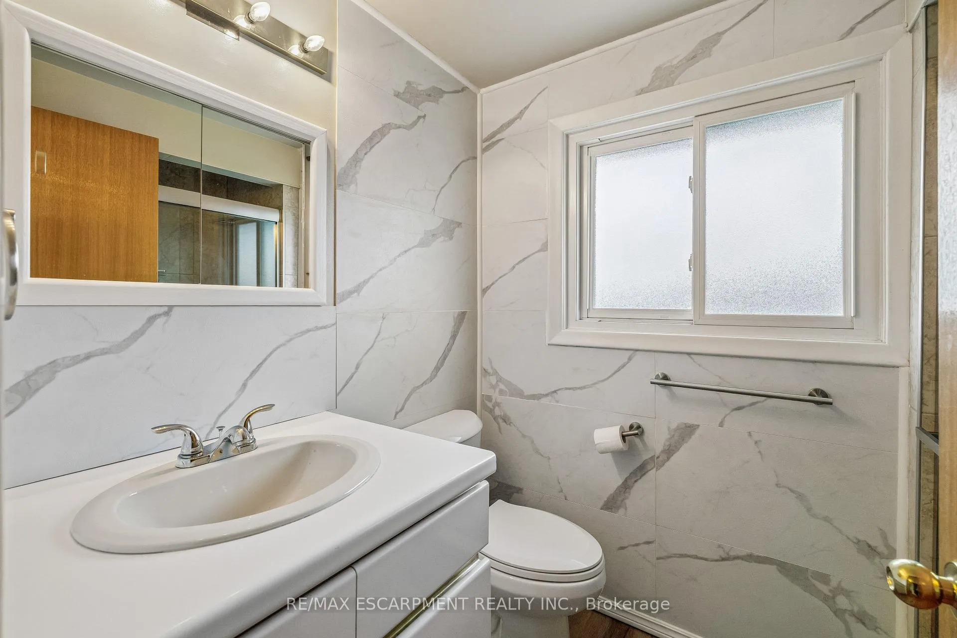 Photo 12 of 192 Oakland Drive, Hamilton, Kentley — HOMEH