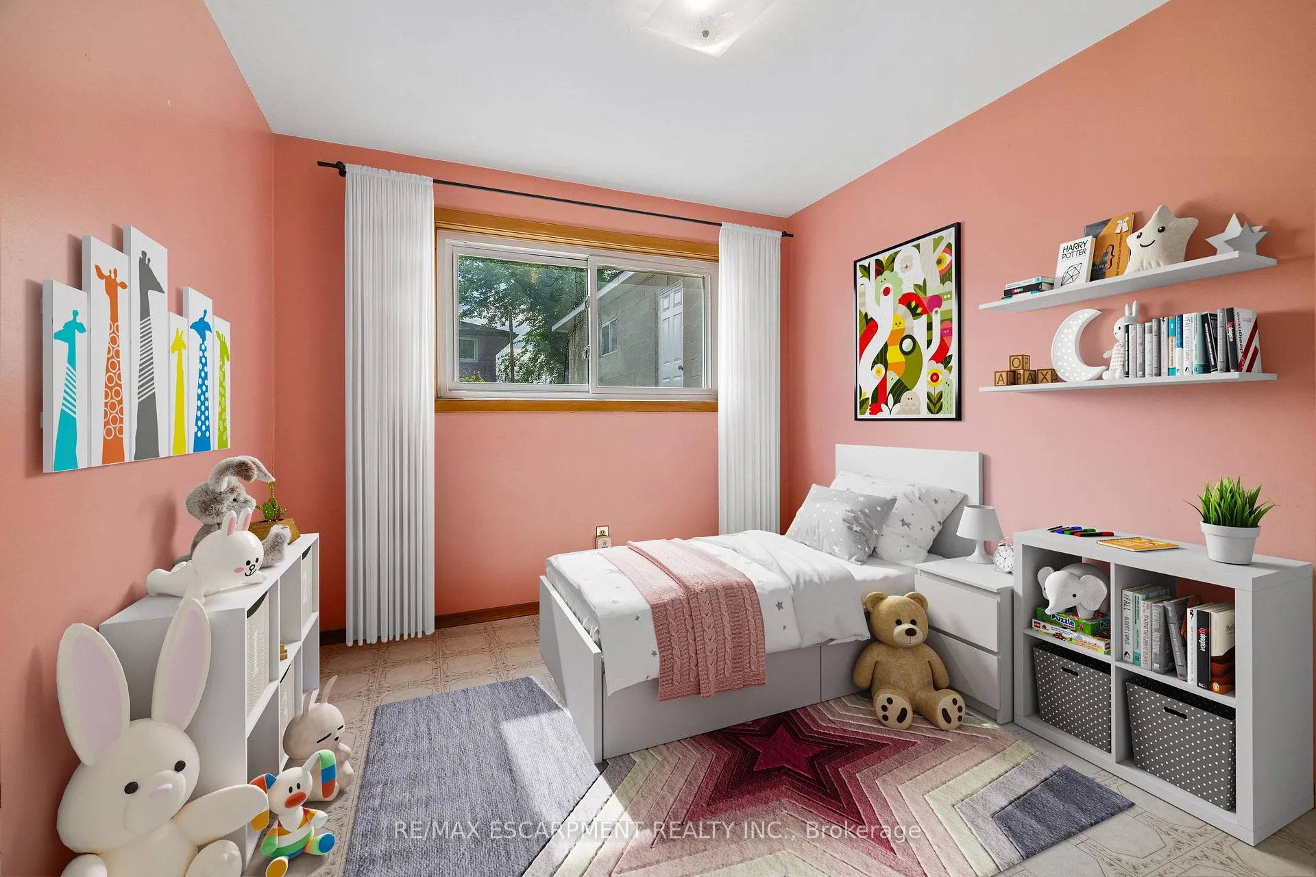Photo 14 of 192 Oakland Drive, Hamilton, Kentley — HOMEH