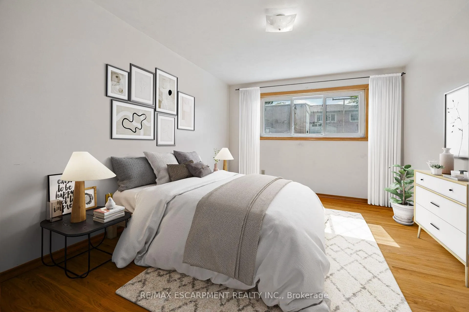 Photo 15 of 192 Oakland Drive, Hamilton, Kentley — HOMEH