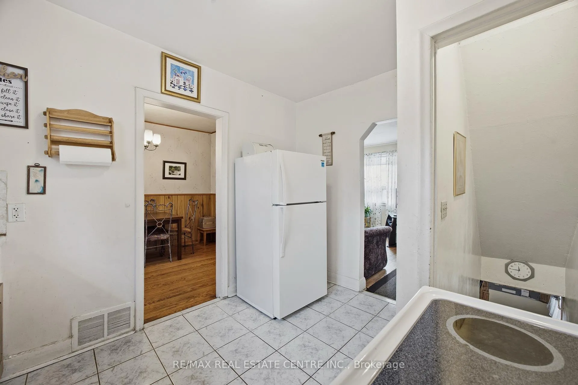 Photo 14 of 15 Cliff Street, Toronto, Rockcliffe-Smythe — HOMEH