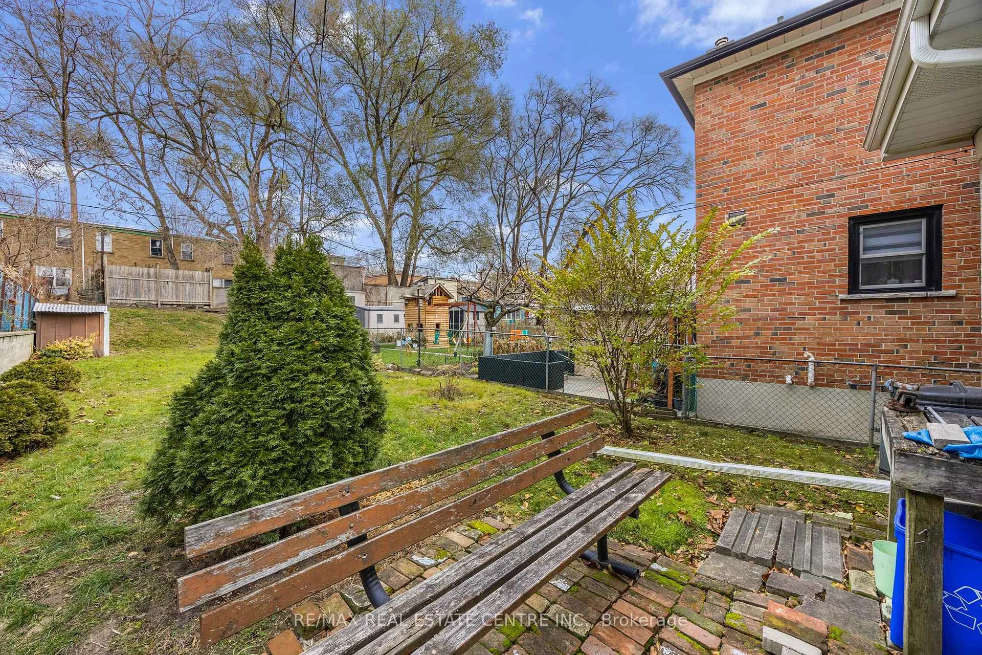 Photo 39 of 15 Cliff Street, Toronto, Rockcliffe-Smythe — HOMEH