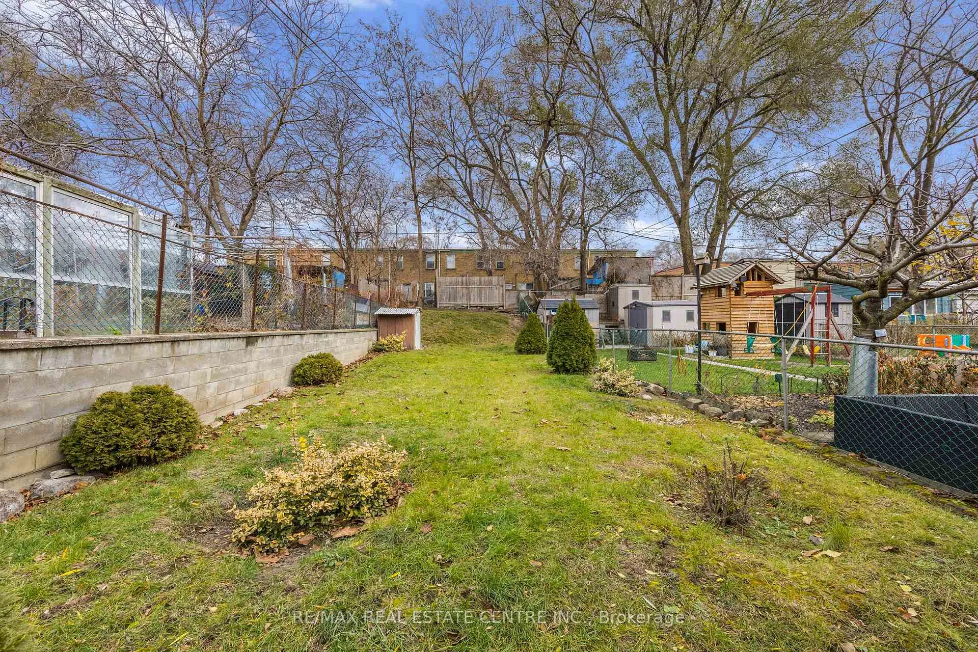 Photo 40 of 15 Cliff Street, Toronto, Rockcliffe-Smythe — HOMEH