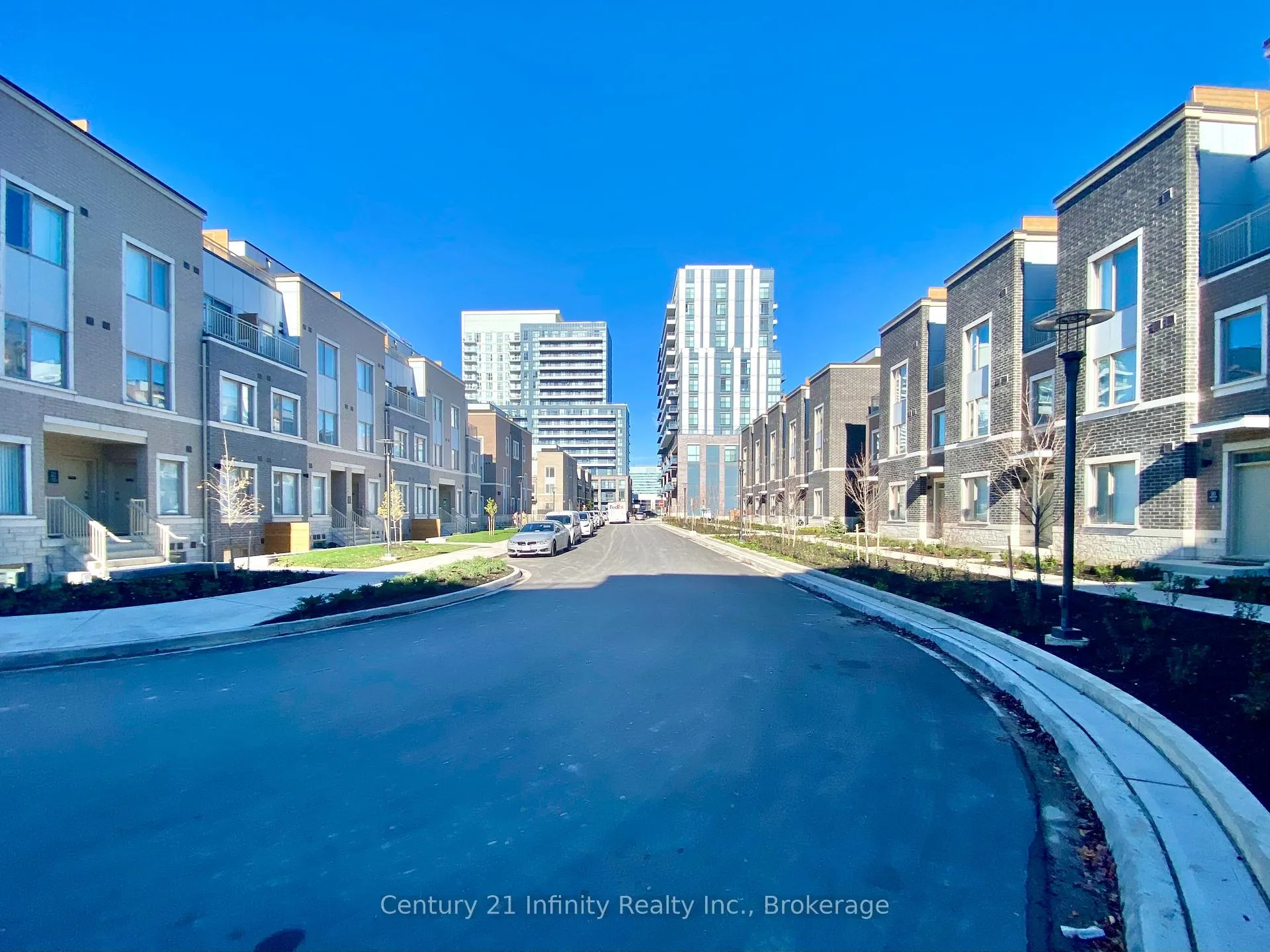 Photo 5 of Unit 337, 100 Honeycrisp Crescent, Vaughan, Vaughan Corporate Centre — HOMEH