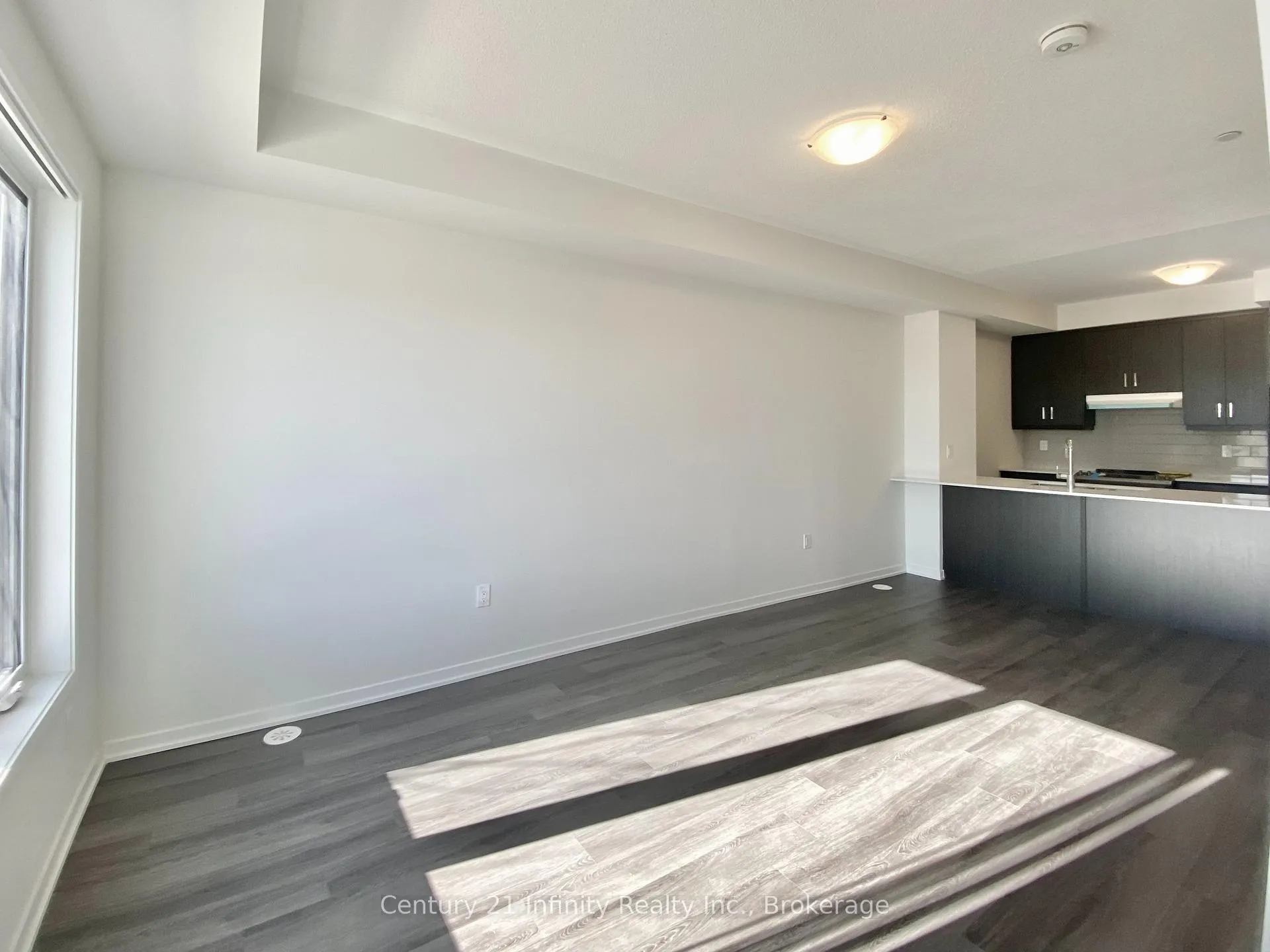 Photo 7 of Unit 337, 100 Honeycrisp Crescent, Vaughan, Vaughan Corporate Centre — HOMEH