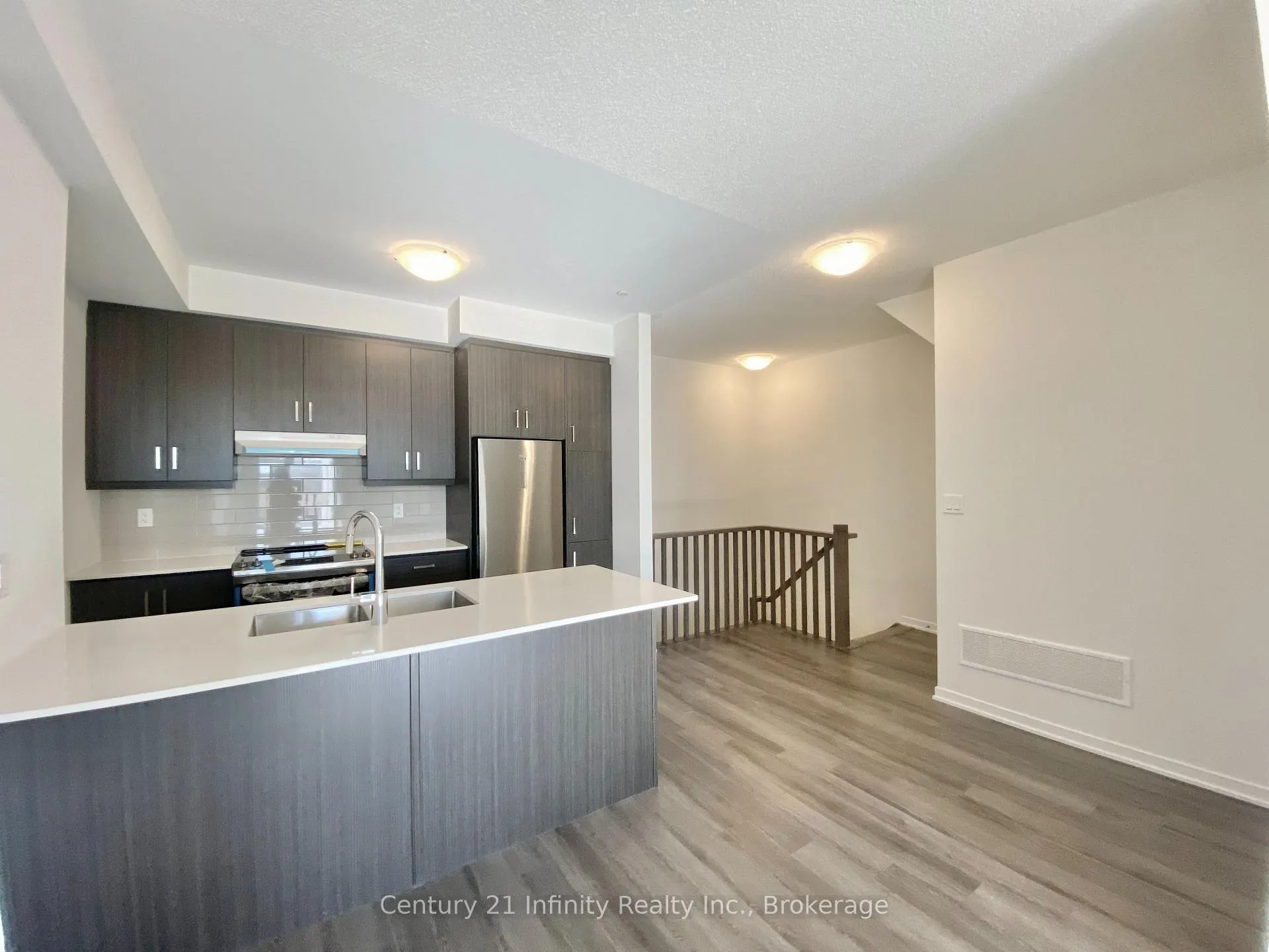 Photo 9 of Unit 337, 100 Honeycrisp Crescent, Vaughan, Vaughan Corporate Centre — HOMEH