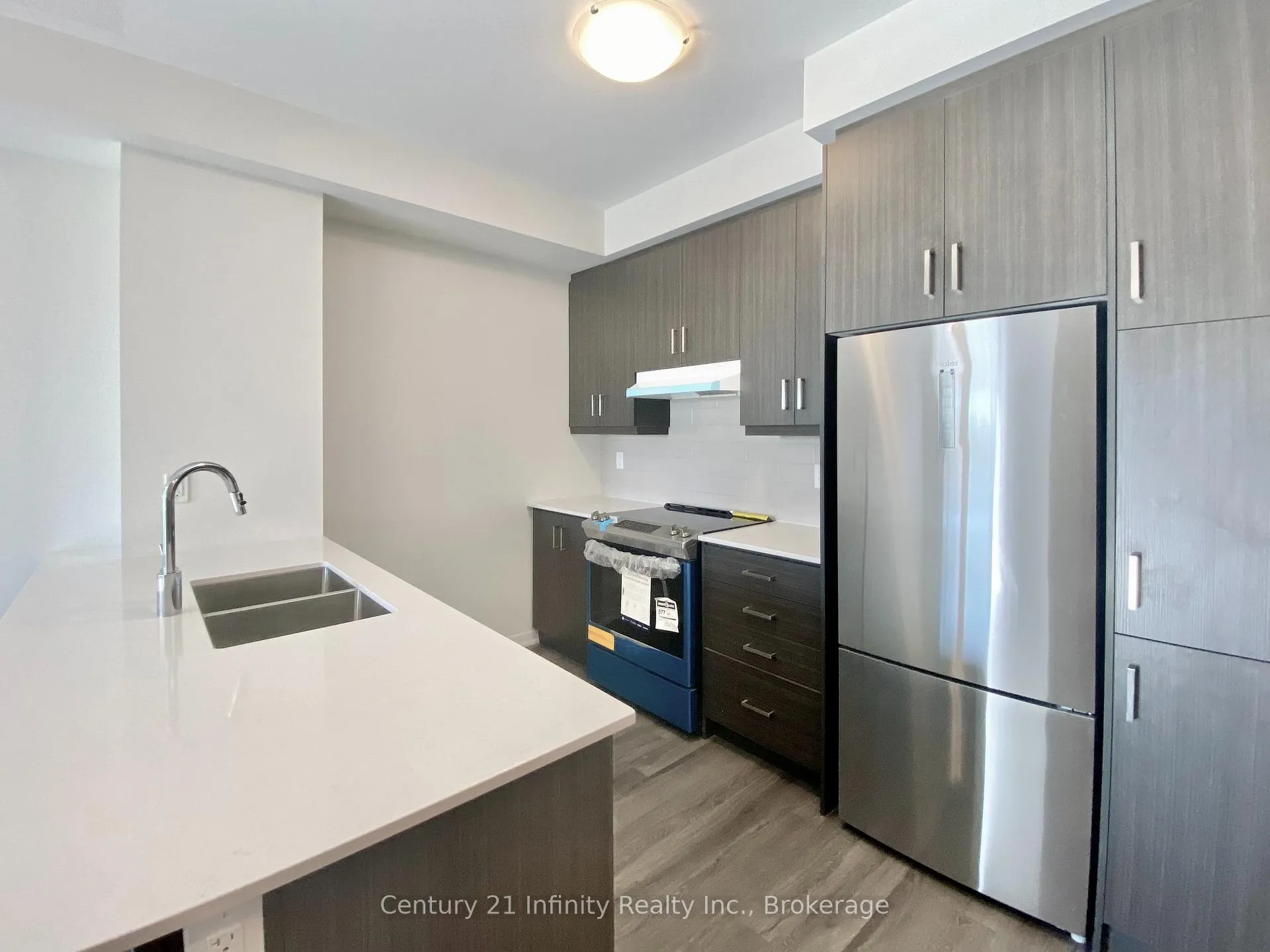 Photo 12 of Unit 337, 100 Honeycrisp Crescent, Vaughan, Vaughan Corporate Centre — HOMEH
