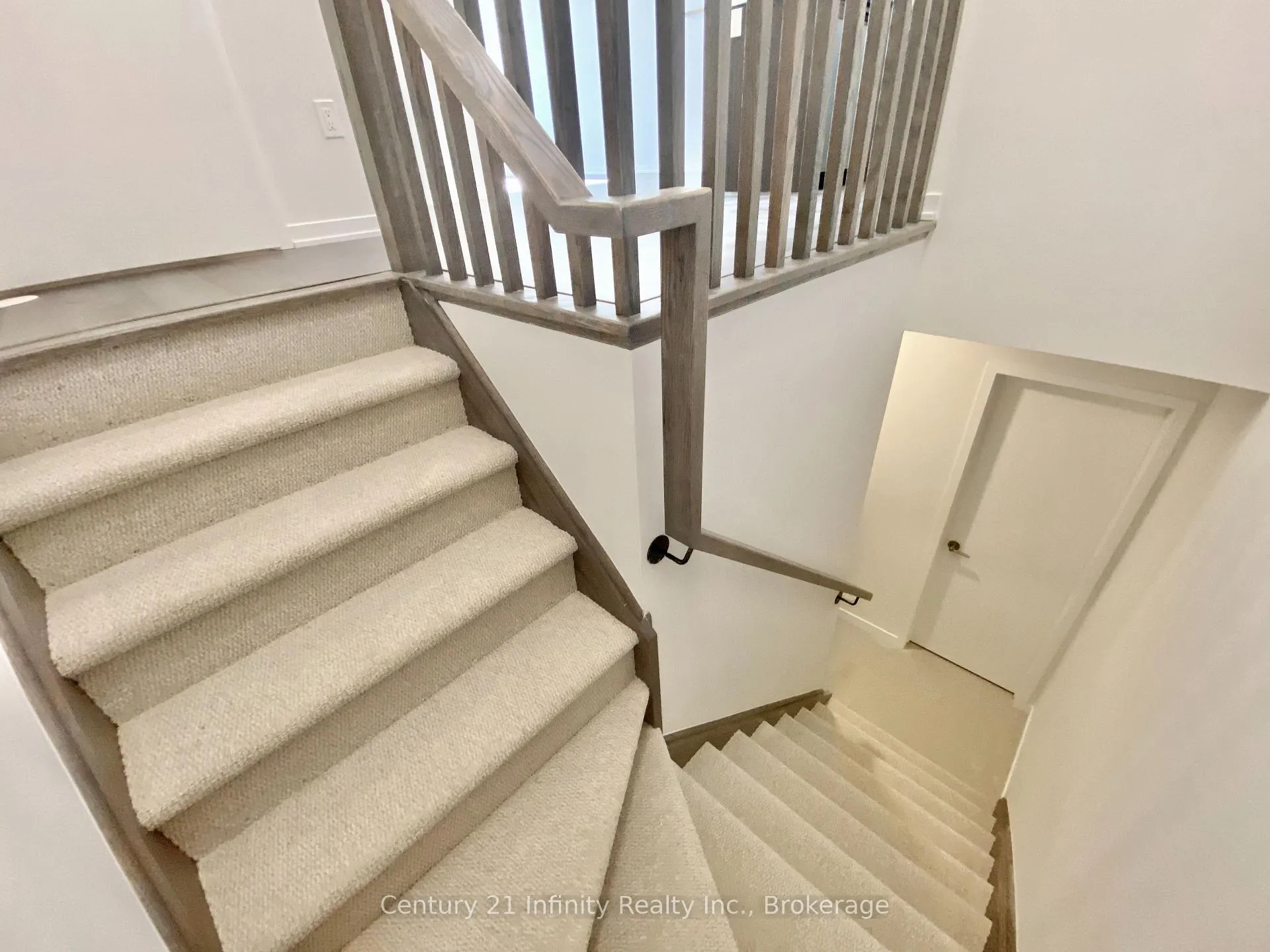 Photo 13 of Unit 337, 100 Honeycrisp Crescent, Vaughan, Vaughan Corporate Centre — HOMEH