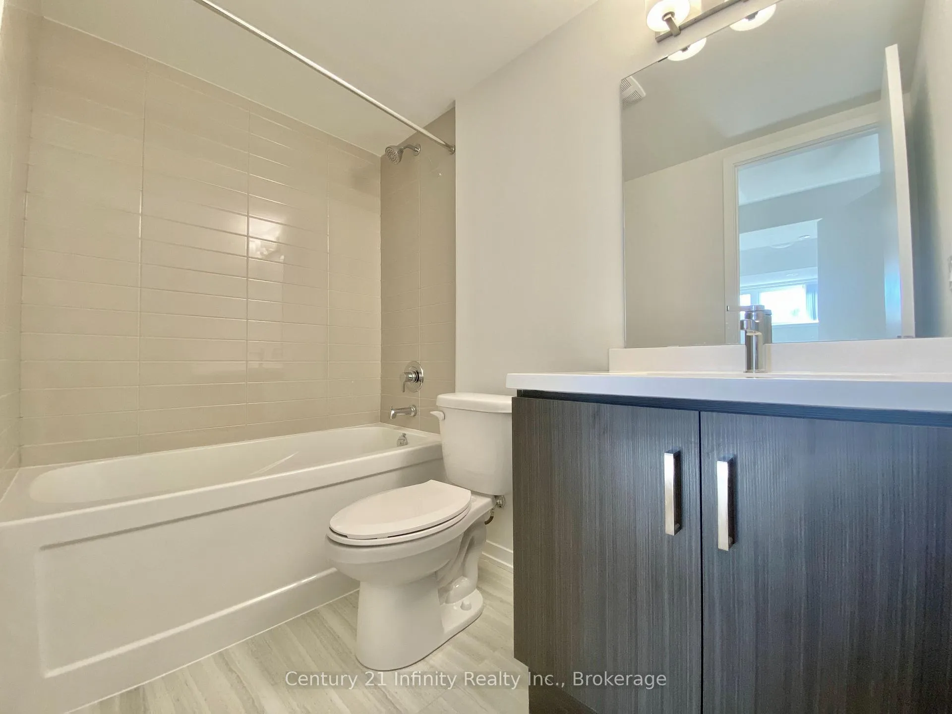 Photo 18 of Unit 337, 100 Honeycrisp Crescent, Vaughan, Vaughan Corporate Centre — HOMEH