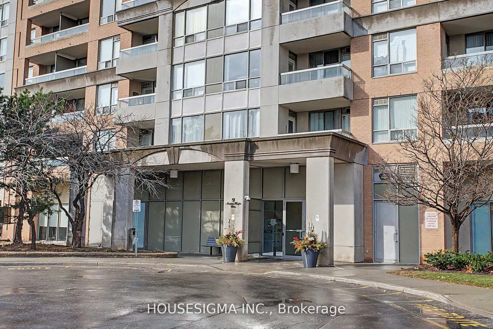 Front of Unit 711, 9 Northern Heights Drive