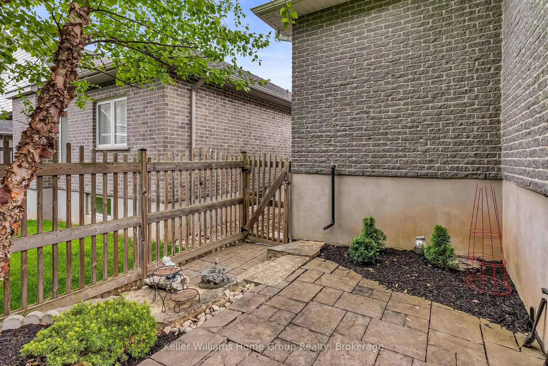 Photo 31 of Unit 6, 15 Valley Road, Guelph, Kortright East — HOMEH