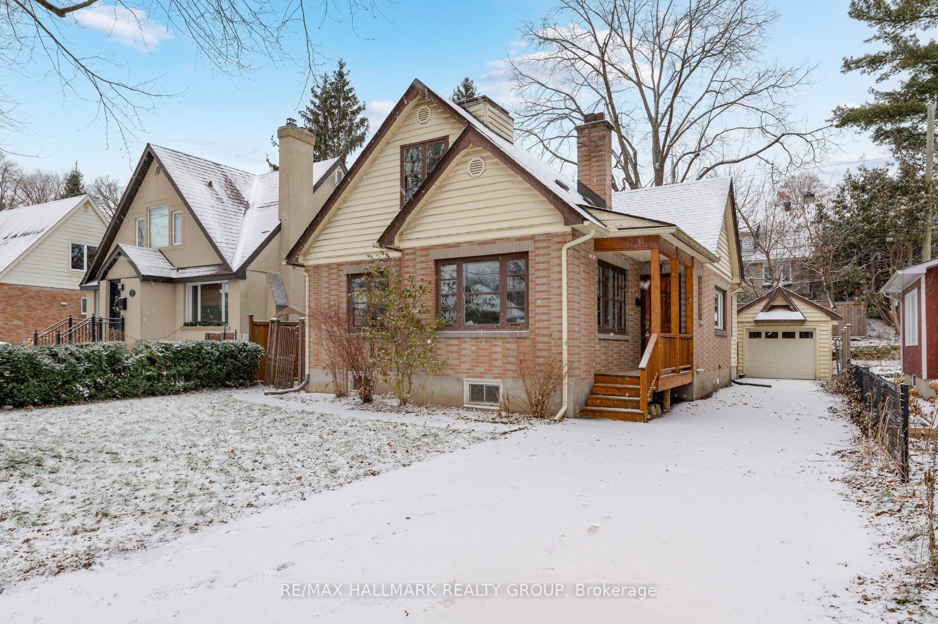 Front of 29 Glencairn Avenue