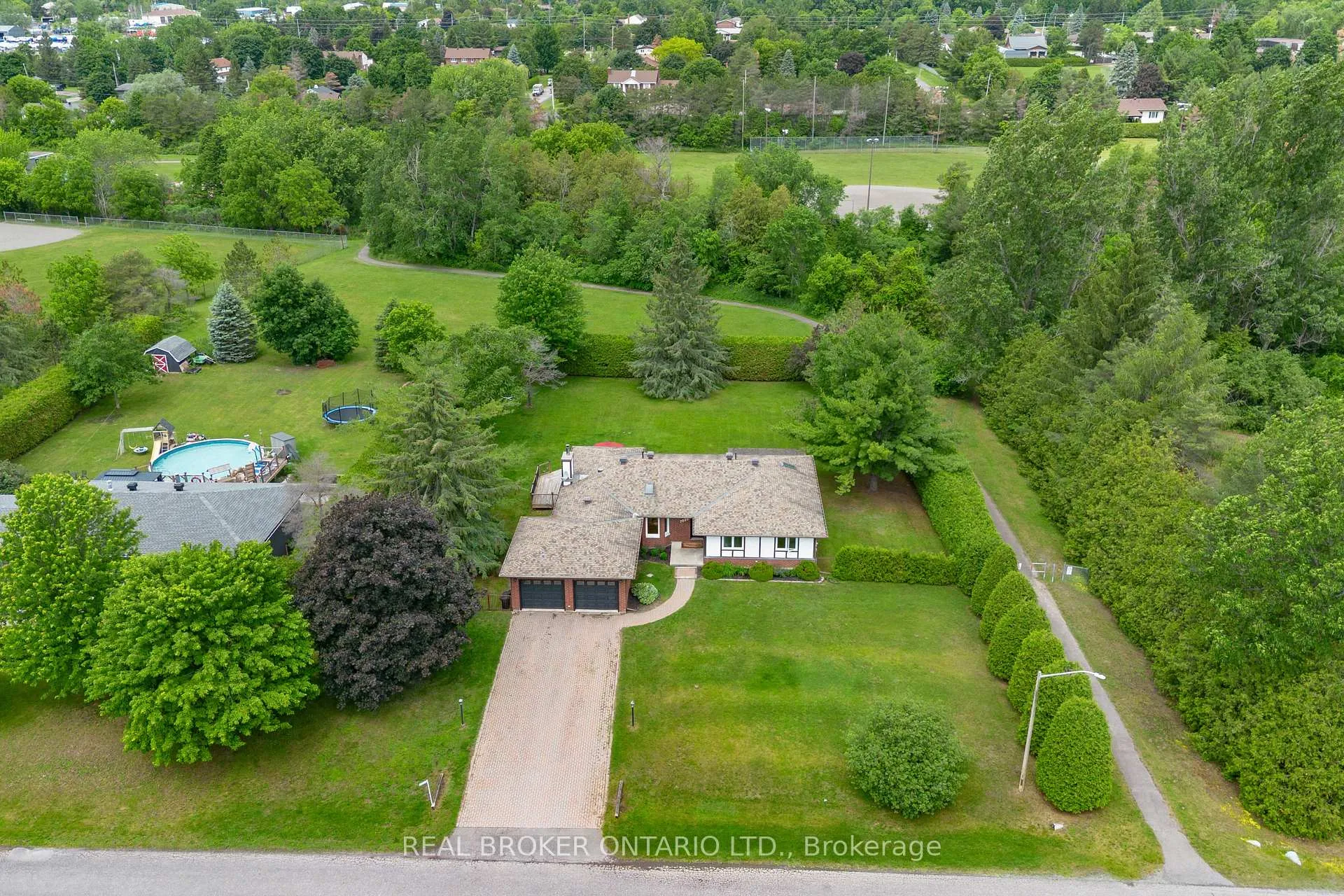 Photo 5 of 7039 Quinnfield Way, Ottawa, Greely — HOMEH