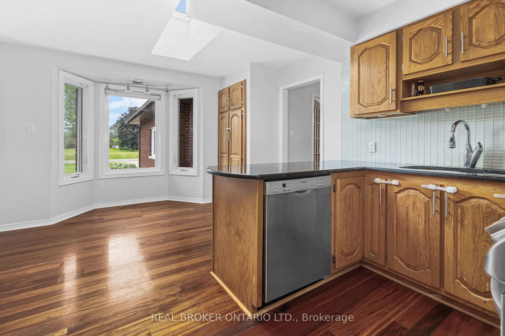 Photo 14 of 7039 Quinnfield Way, Ottawa, Greely — HOMEH