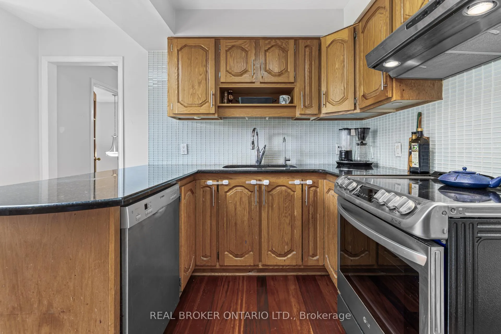 Photo 15 of 7039 Quinnfield Way, Ottawa, Greely — HOMEH