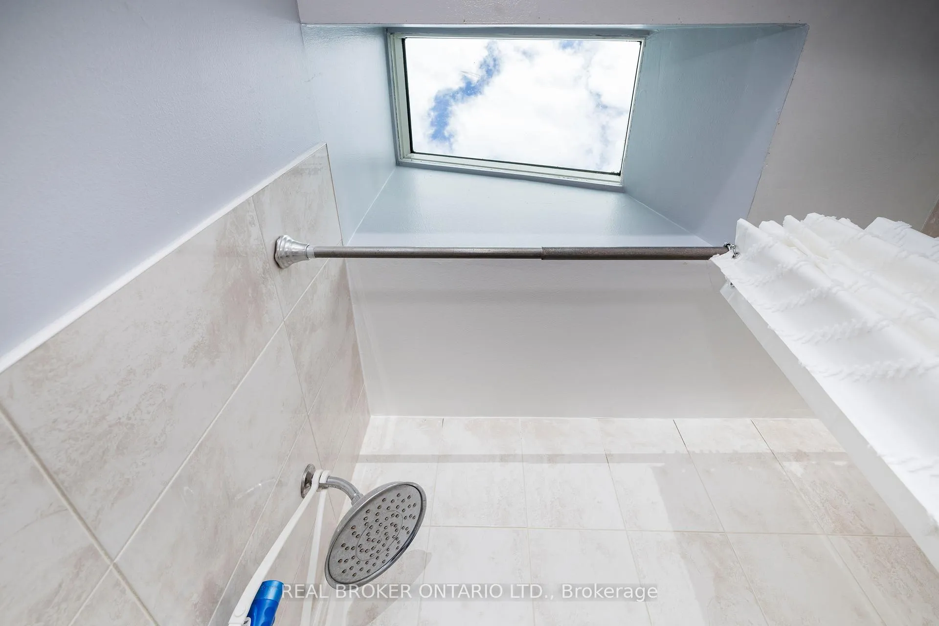 Photo 34 of 7039 Quinnfield Way, Ottawa, Greely — HOMEH