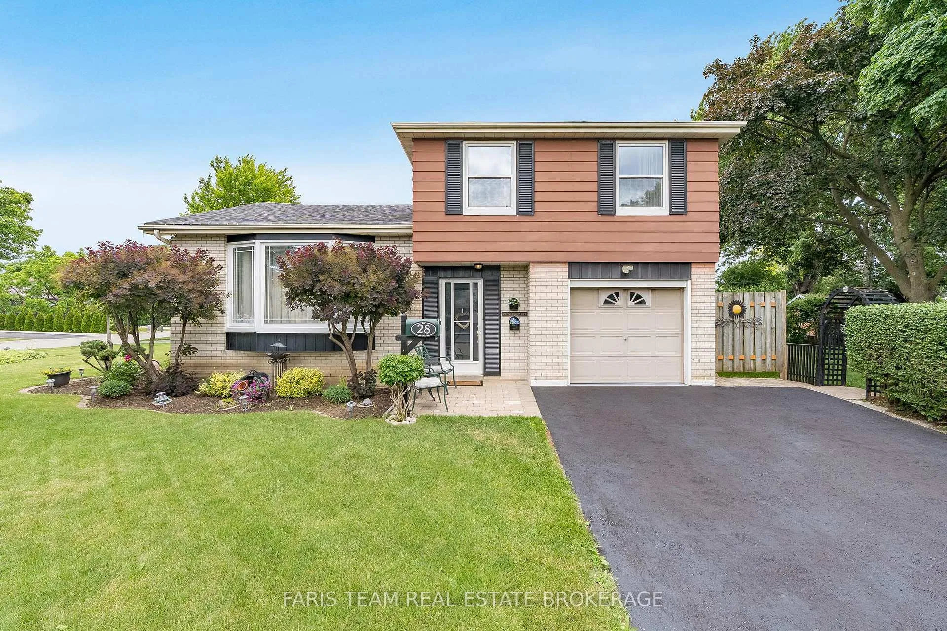 Photo 1 of 28 Bromley Crescent, Brampton, Avondale — HOMEH