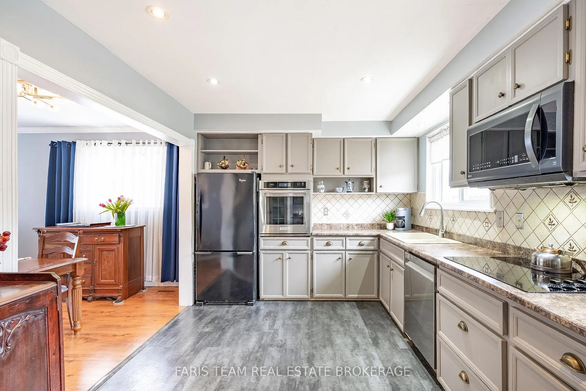Photo 6 of 28 Bromley Crescent, Brampton, Avondale — HOMEH