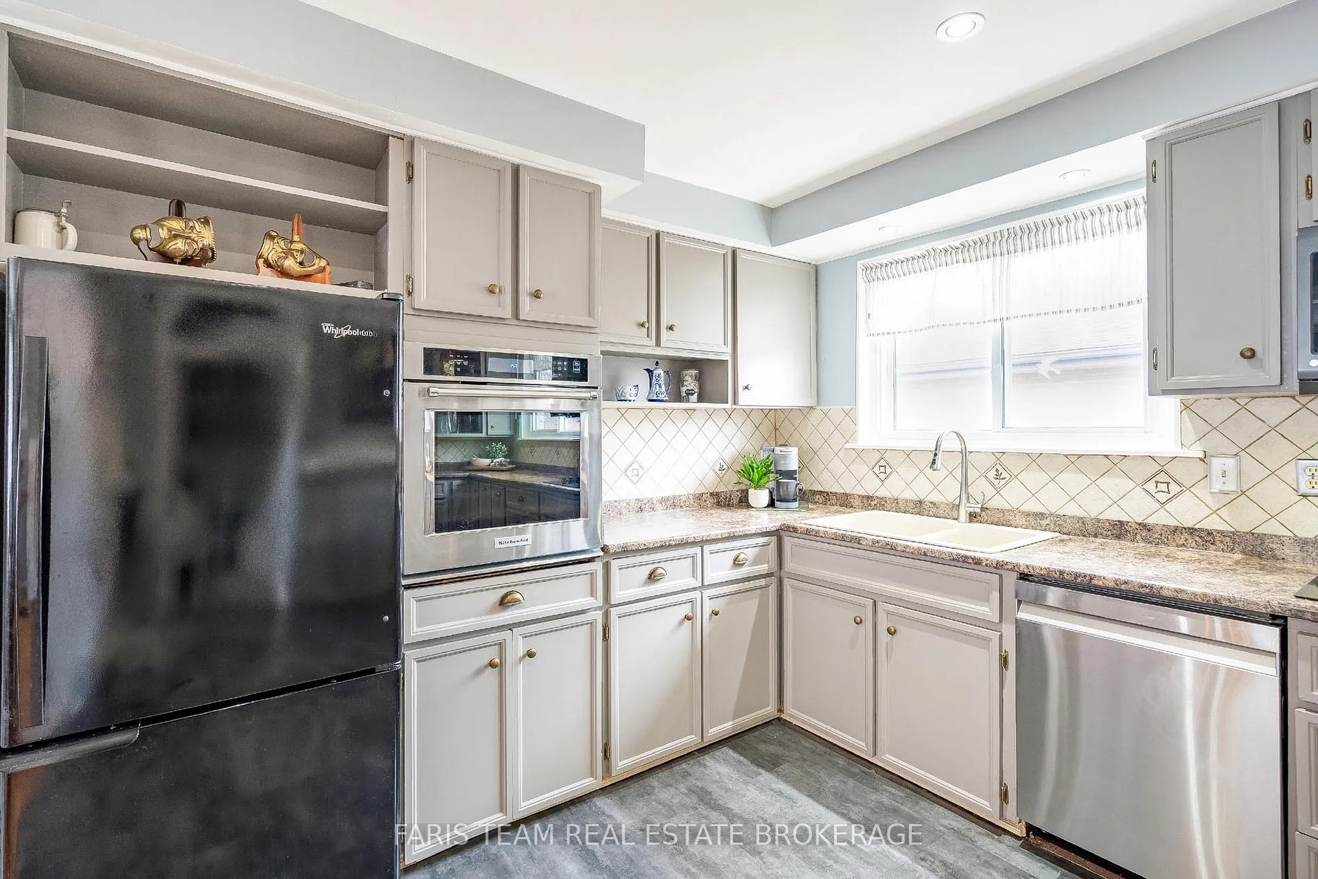 Photo 8 of 28 Bromley Crescent, Brampton, Avondale — HOMEH